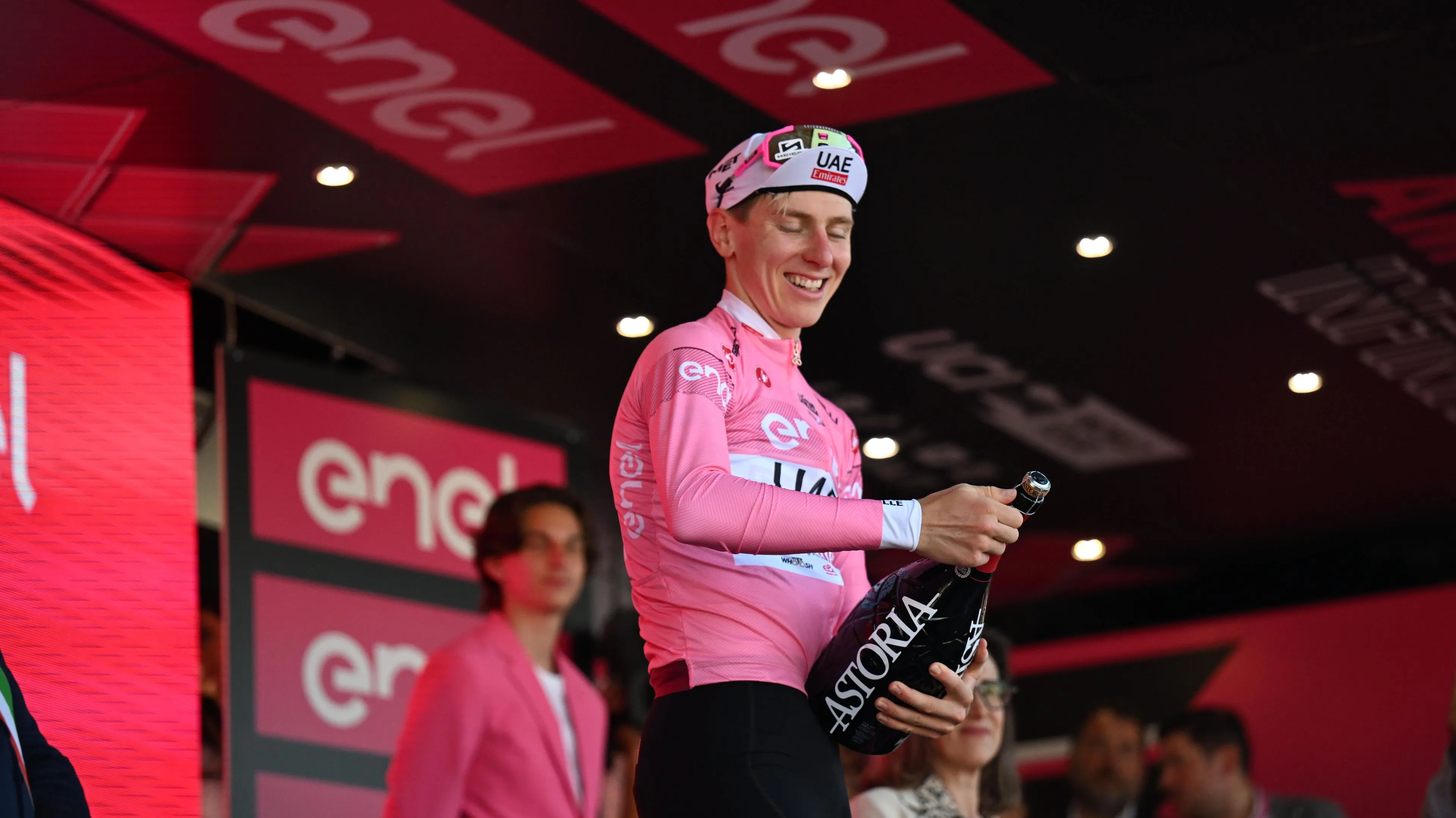 Parcours en uitslagen Giro d'Italia 2024 | Pogacar pakt in de koninginnenrit zijn vierde, nog veel klimmen in slotweek