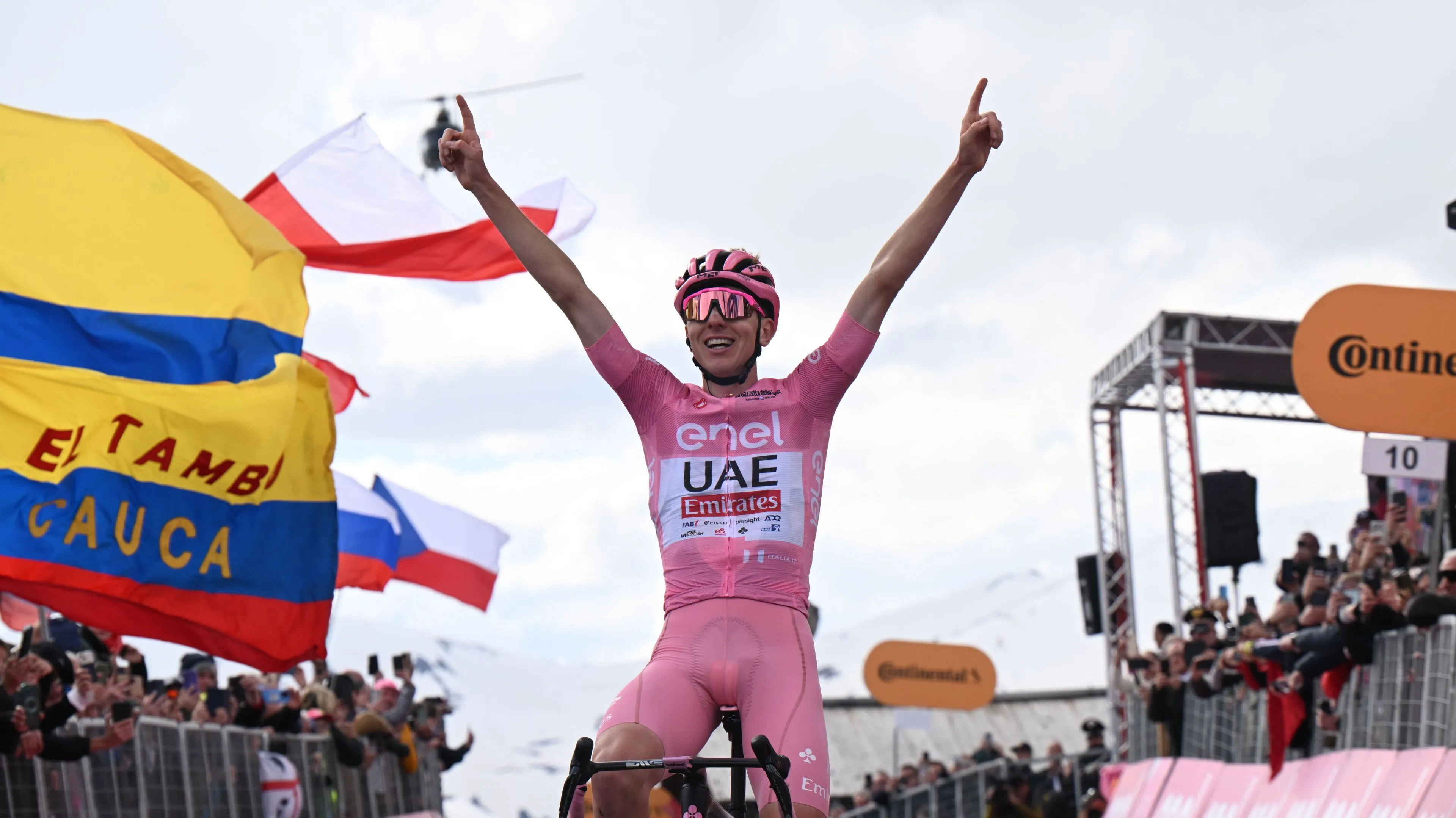 Gebrek aan tegenstand doet Pogacar al denken aan de Tour: 'Kijk uit naar juli met Jonas, Remco en Primoz'