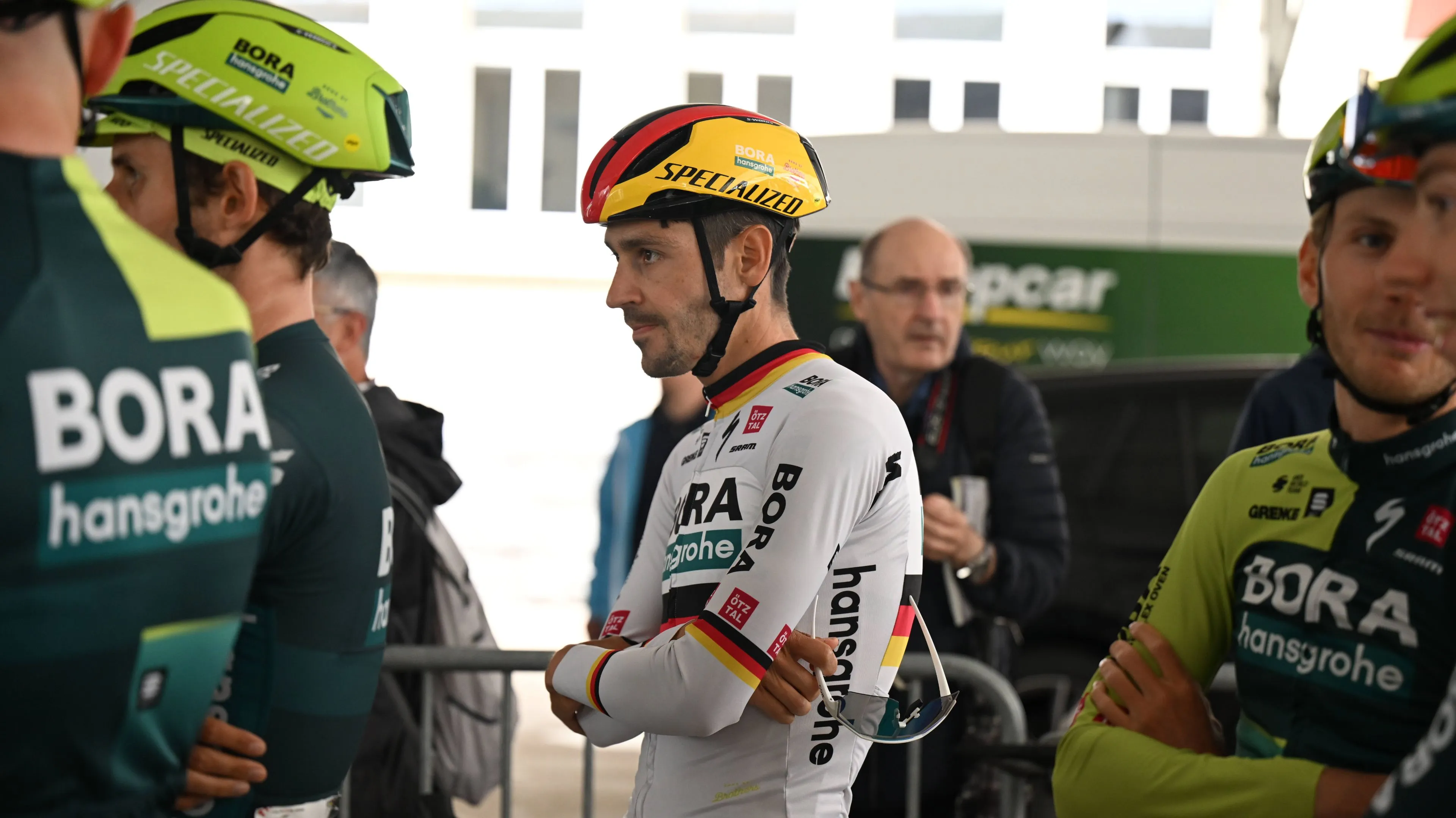 Wielertransfers WorldTour 2025 | Red Bull-BORA-hansgrohe trekt Fisher-Black aan, Buchmann naar Cofidis