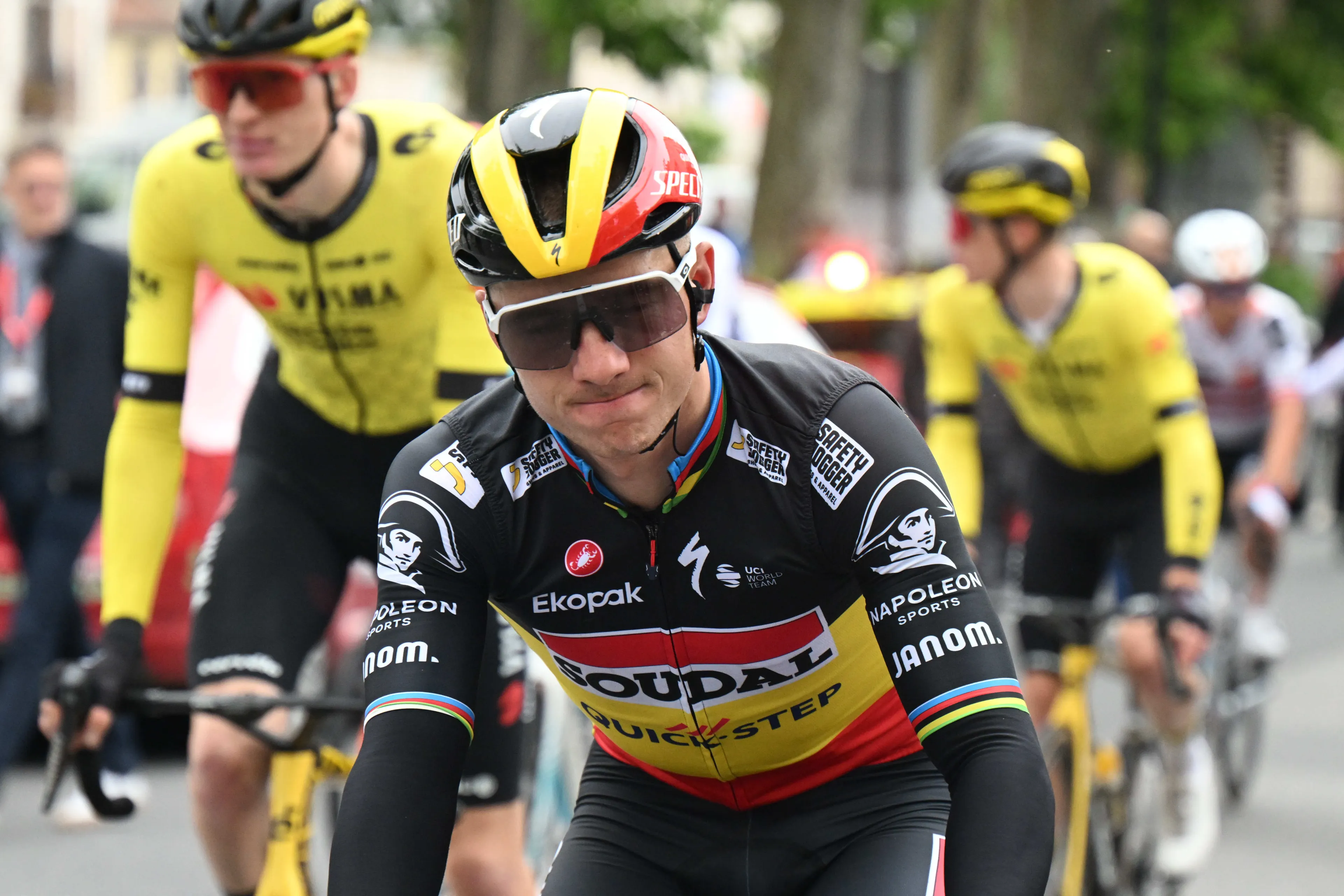 Evenepoel komt 'comeback-dag' zonder kleerscheuren door: 'Bewust tijd verliezen zou ook niet slim zijn'