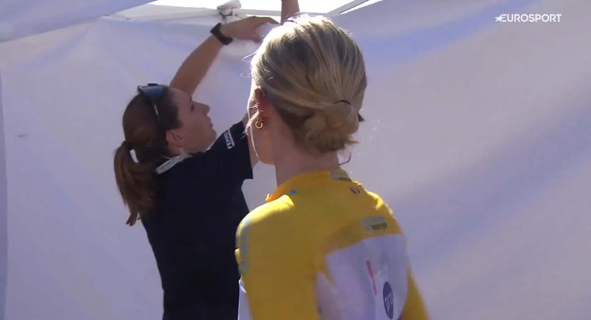 Vollering eventually speaks to cycling press after extremely unpleasant day at Tour de France Femmes