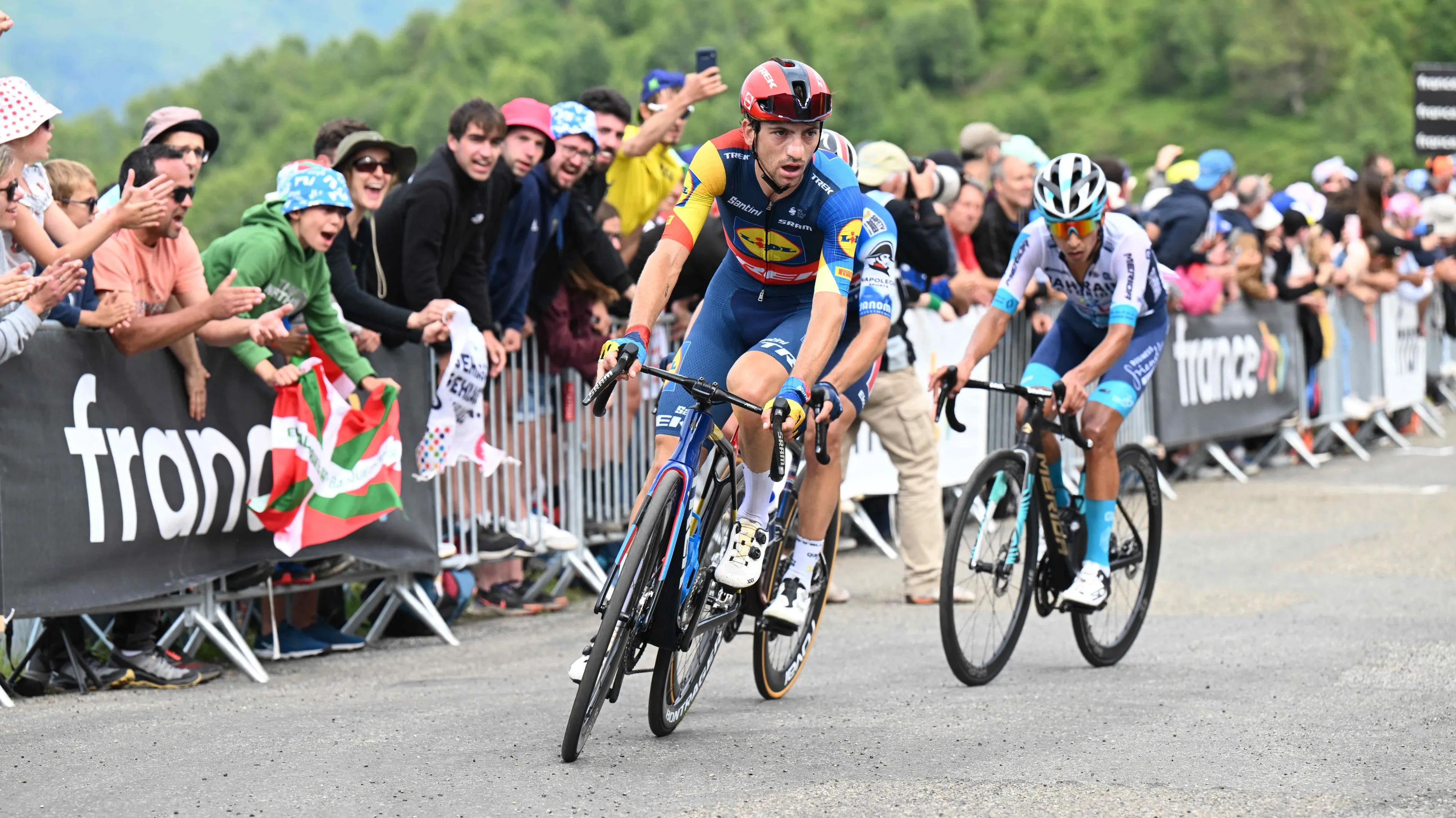 Arme vluchters, arme top tien-kleppers: ook deze heren reden zaterdag de pannen van het dak in de Tour!