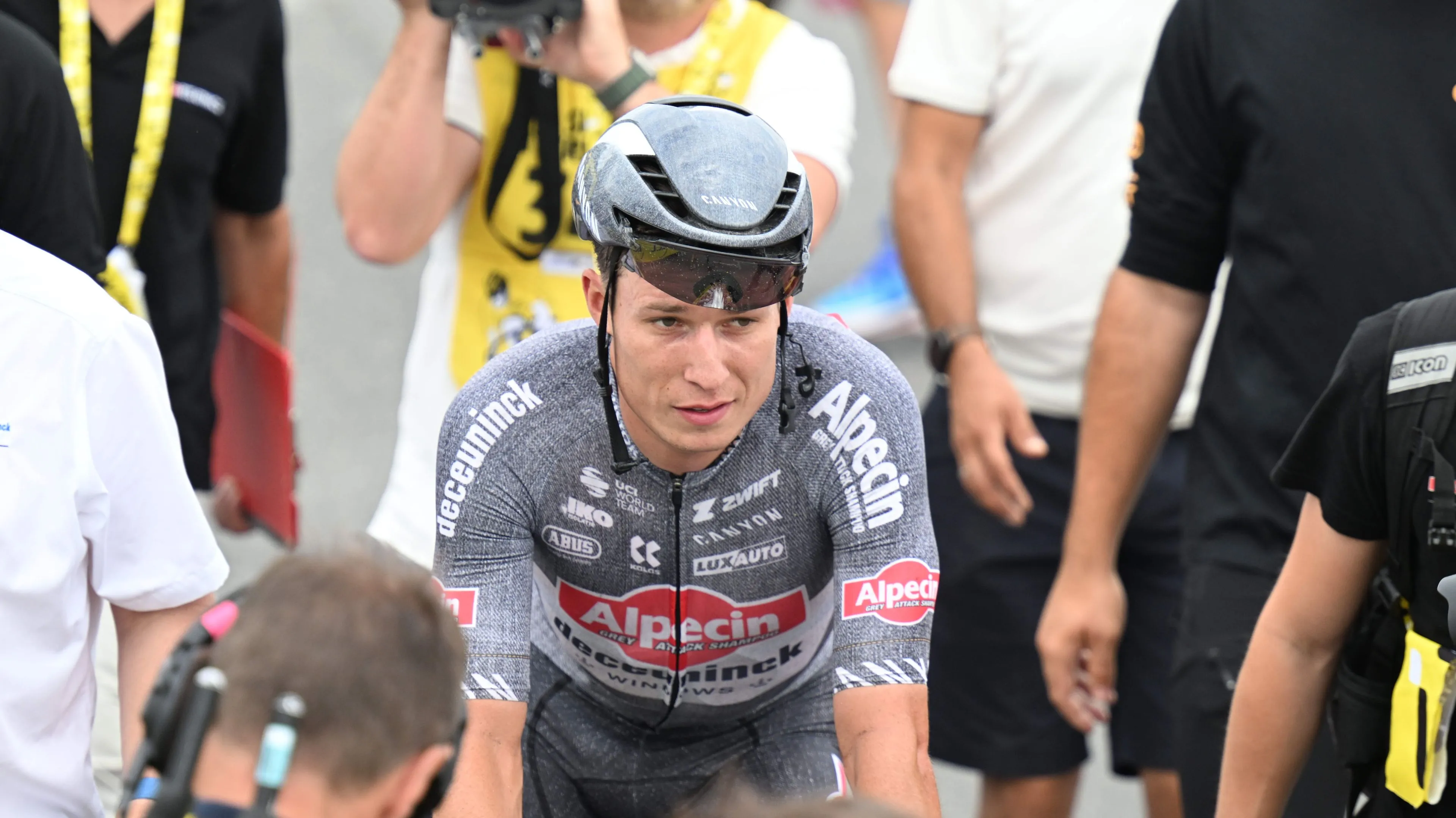 Mathieu + Jasper = gouden combinatie: Philipsen wint vierde rit Renewi Tour, oermens Milan kan niet meedoen om zege