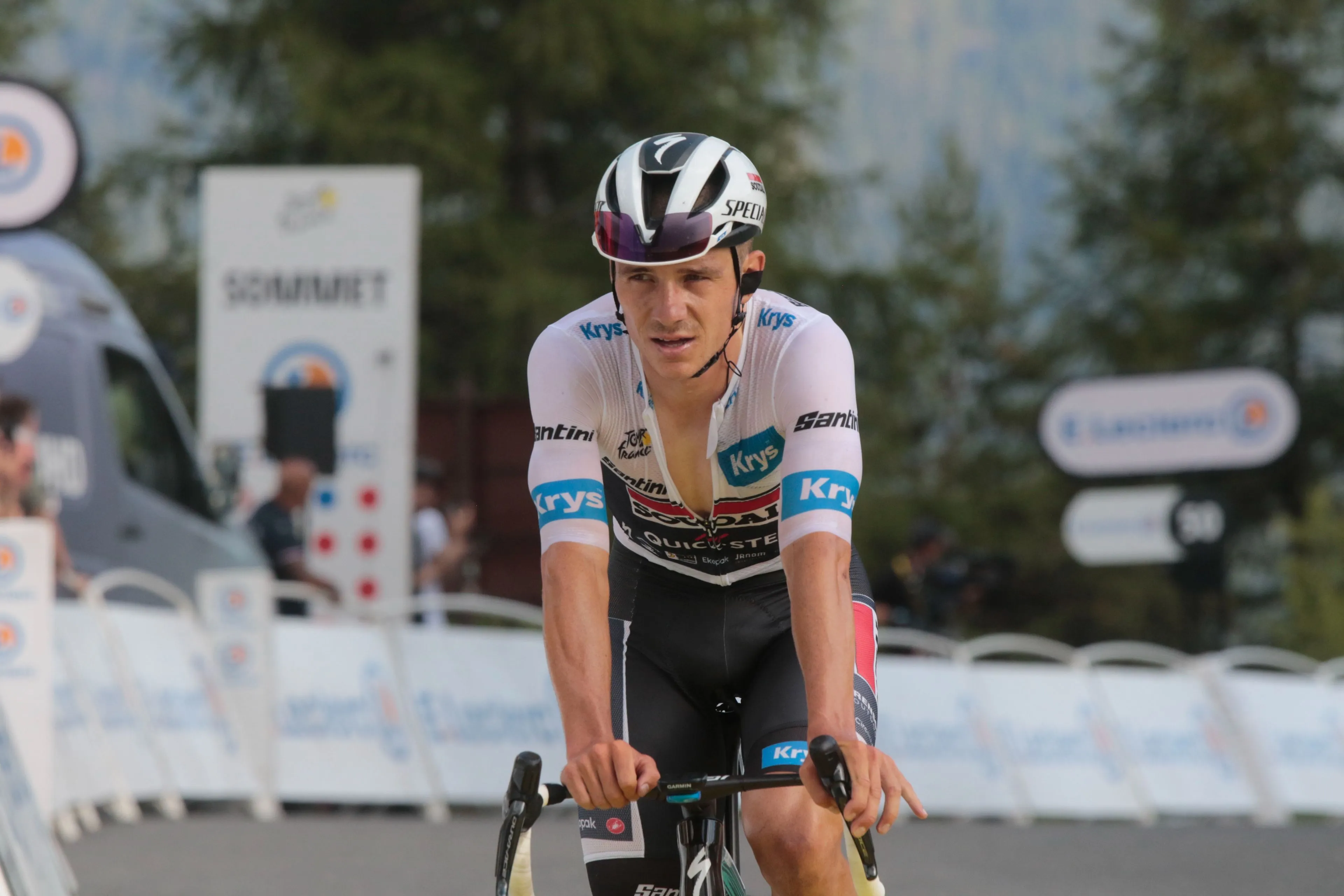 Balans opmaken na de harde val van Evenepoel: van 'hij heeft één voordeel' tot 'hij zal snel weer fietsen'