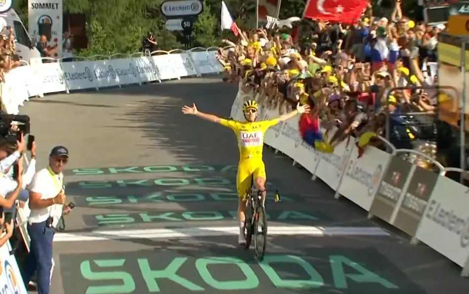 Door Vingegaard gewonnen strijd tegen Evenepoel brengt passieve Pogacar in zetel naar vijfde Tourritzege