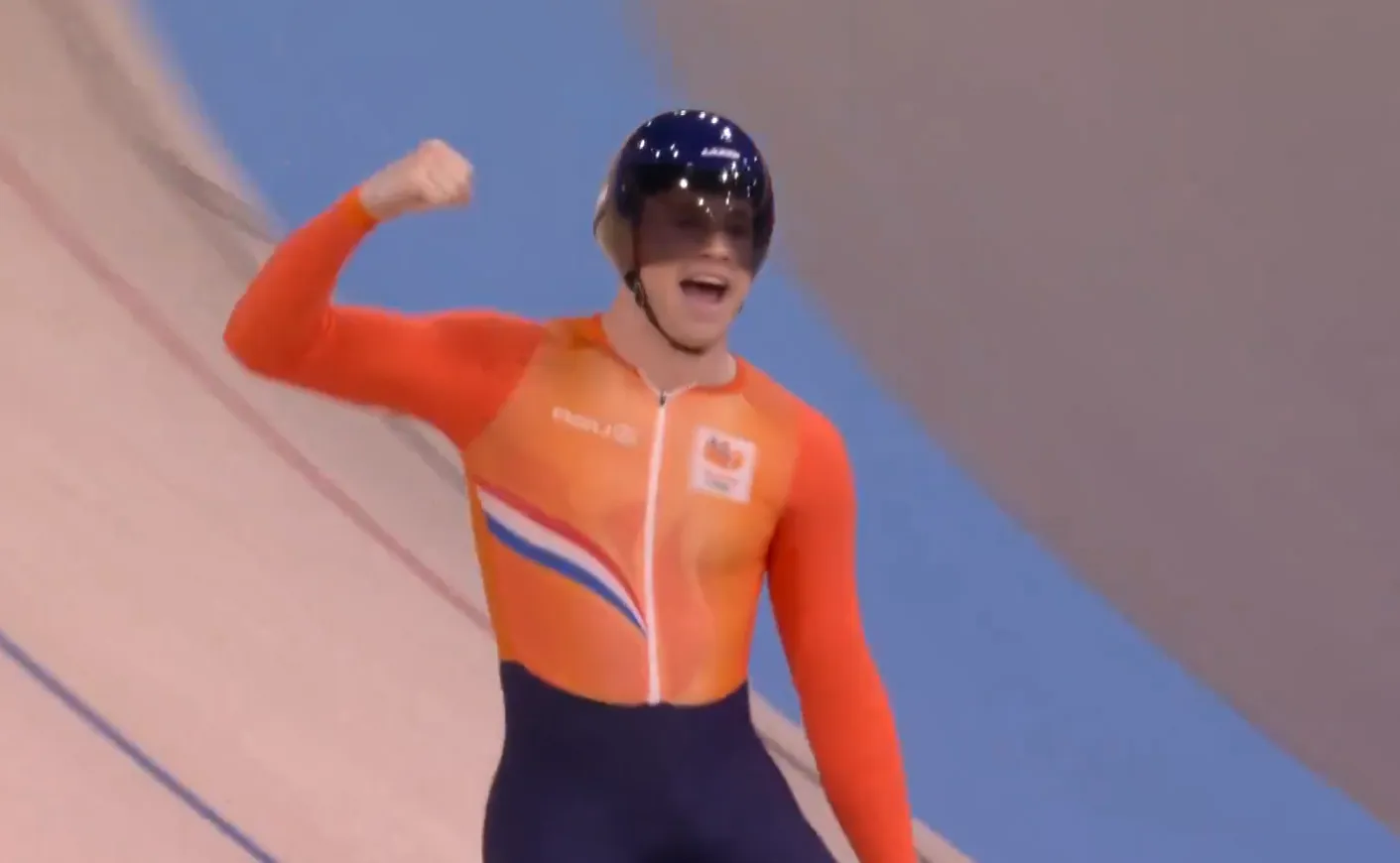 Lavreysen weer stap dichterbij missie 'Harrie's hattrick', Hoogland met moeite naar halve finale