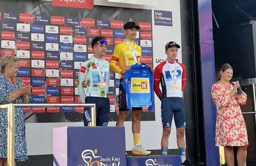 Cort wint, maar TDT-Unibet steelt de show met 500 kilo gewonnen zalm door bergtrui- én visweddenschap