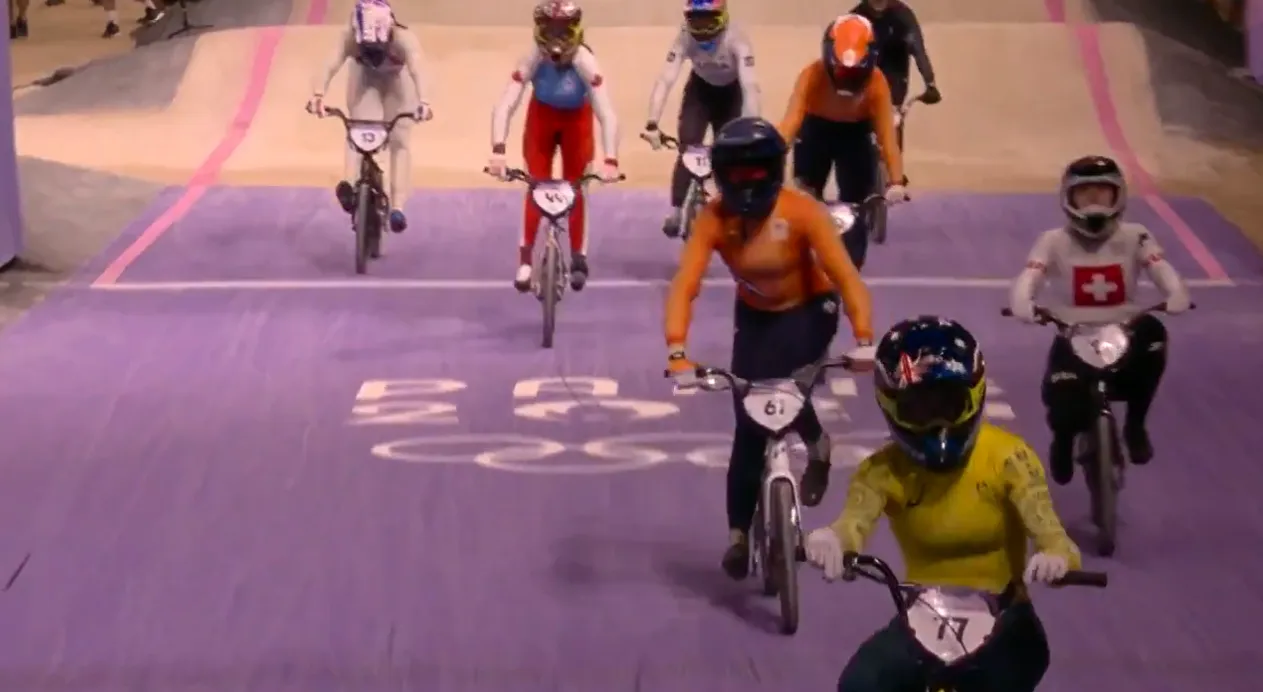 BMX-zilver met een gouden randje voor Nederlandse Veenstra, Franse sweep bij mannen en zware val