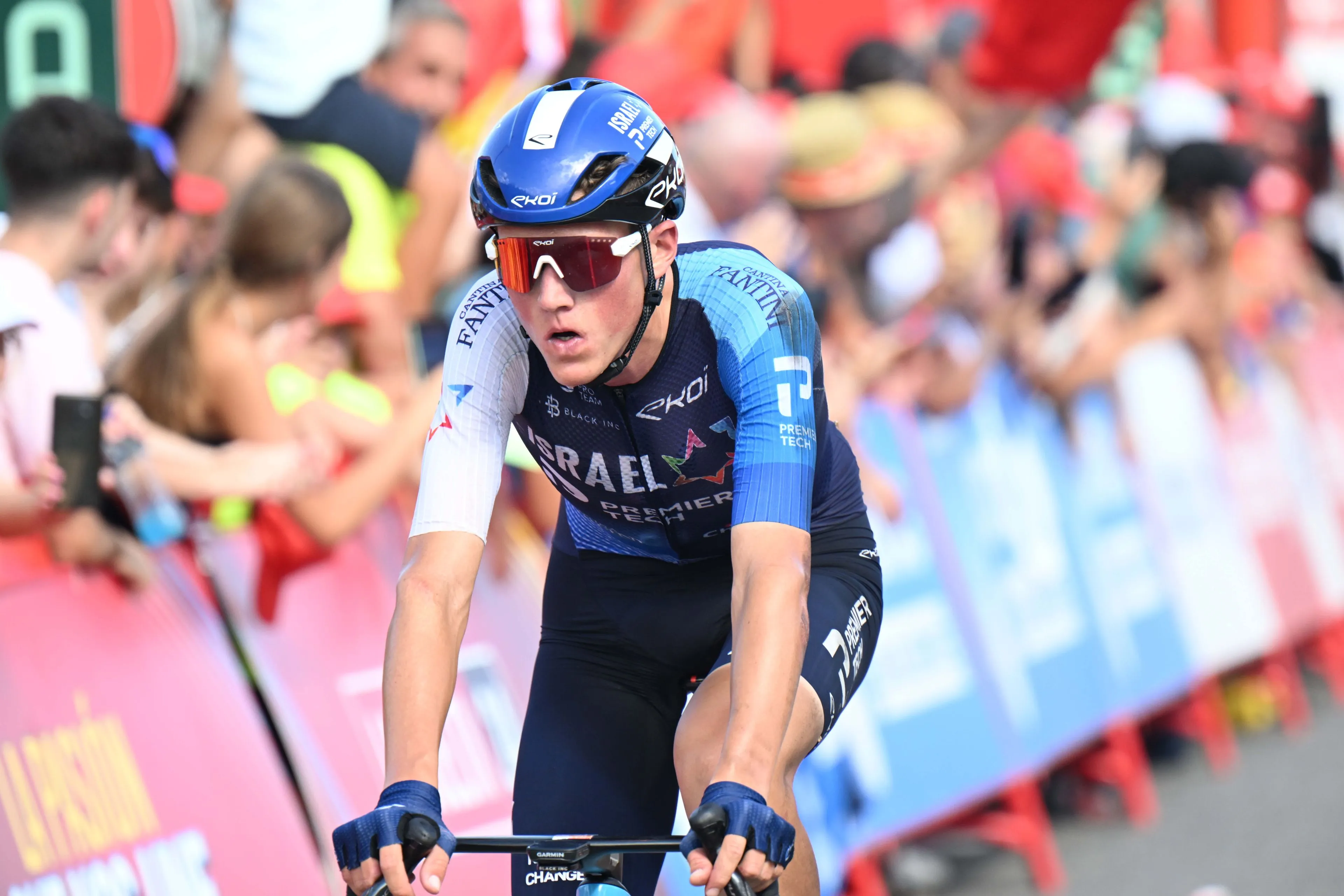 À la Pogacar! Marco Frigo pakt na monstersolo van 72 kilometer (!) eerste profzege in Tour of the Alps