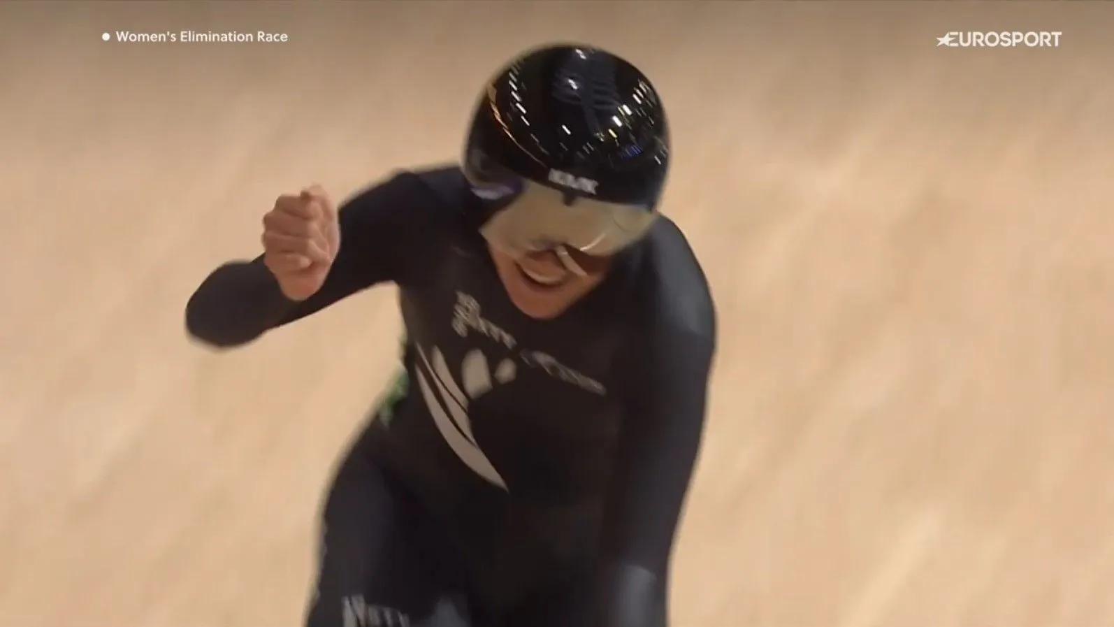 Geen derde wereldtitel voor Kopecky: Belgische legt het af tegen ijzersterke Wollaston