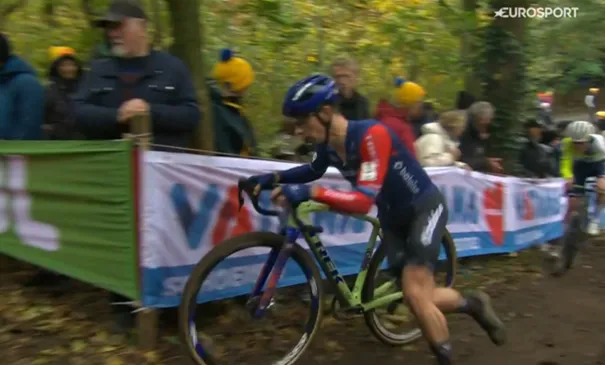 Belangrijkere dingen dan de cross voor Lars van der Haar: 'Van tevoren al tegen Thibau gezegd'