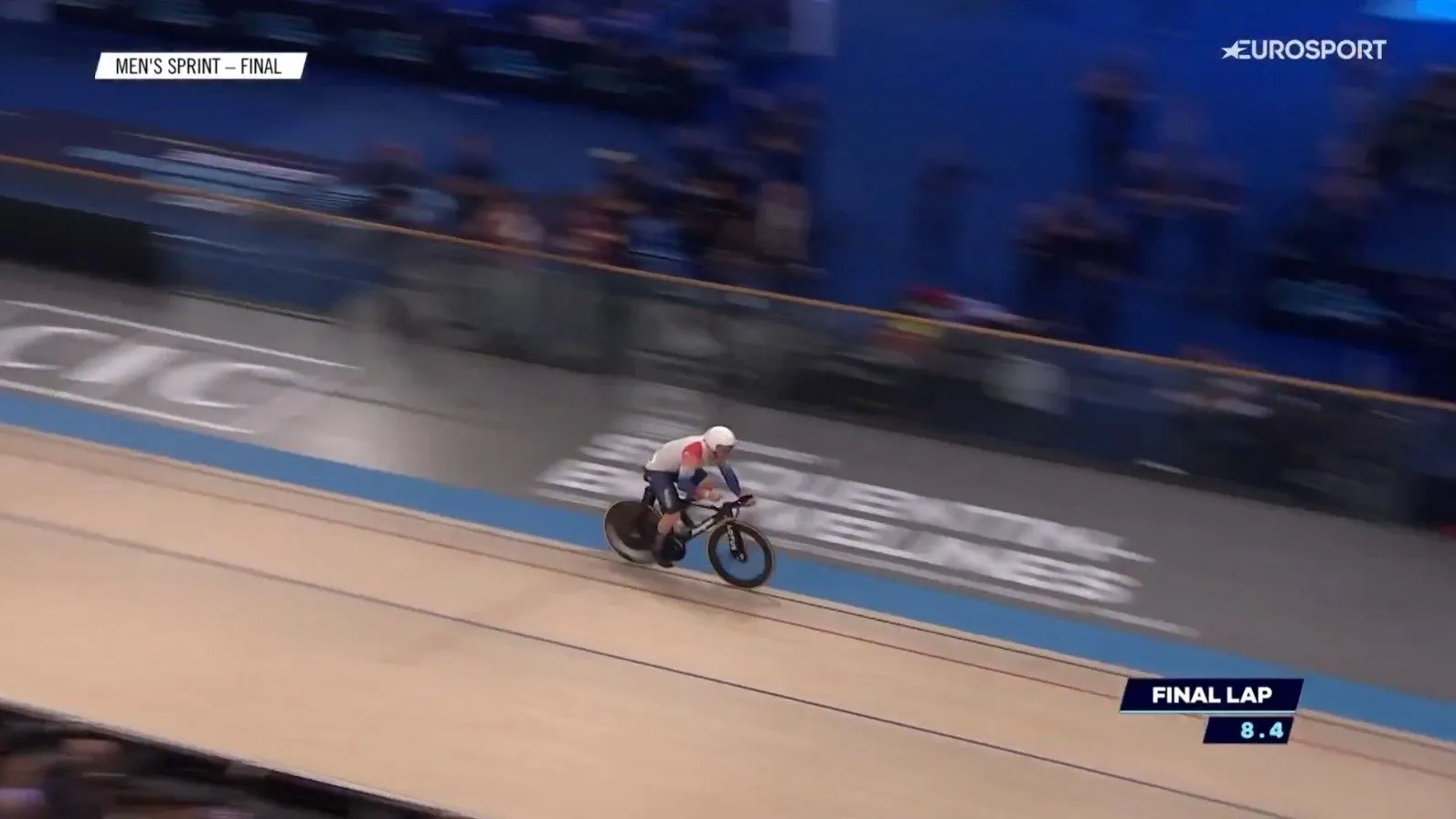 🎥 Verrasing van formaat! Sprintkoning Lavreysen wordt in Champions League eruit gesprint door Richardson