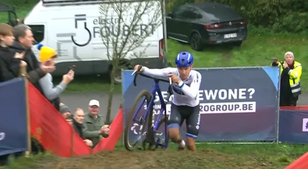 Thibau Nys profiteerde optimaal van val Eli Iserbyt: 'Was het moment om vol door te rijden'