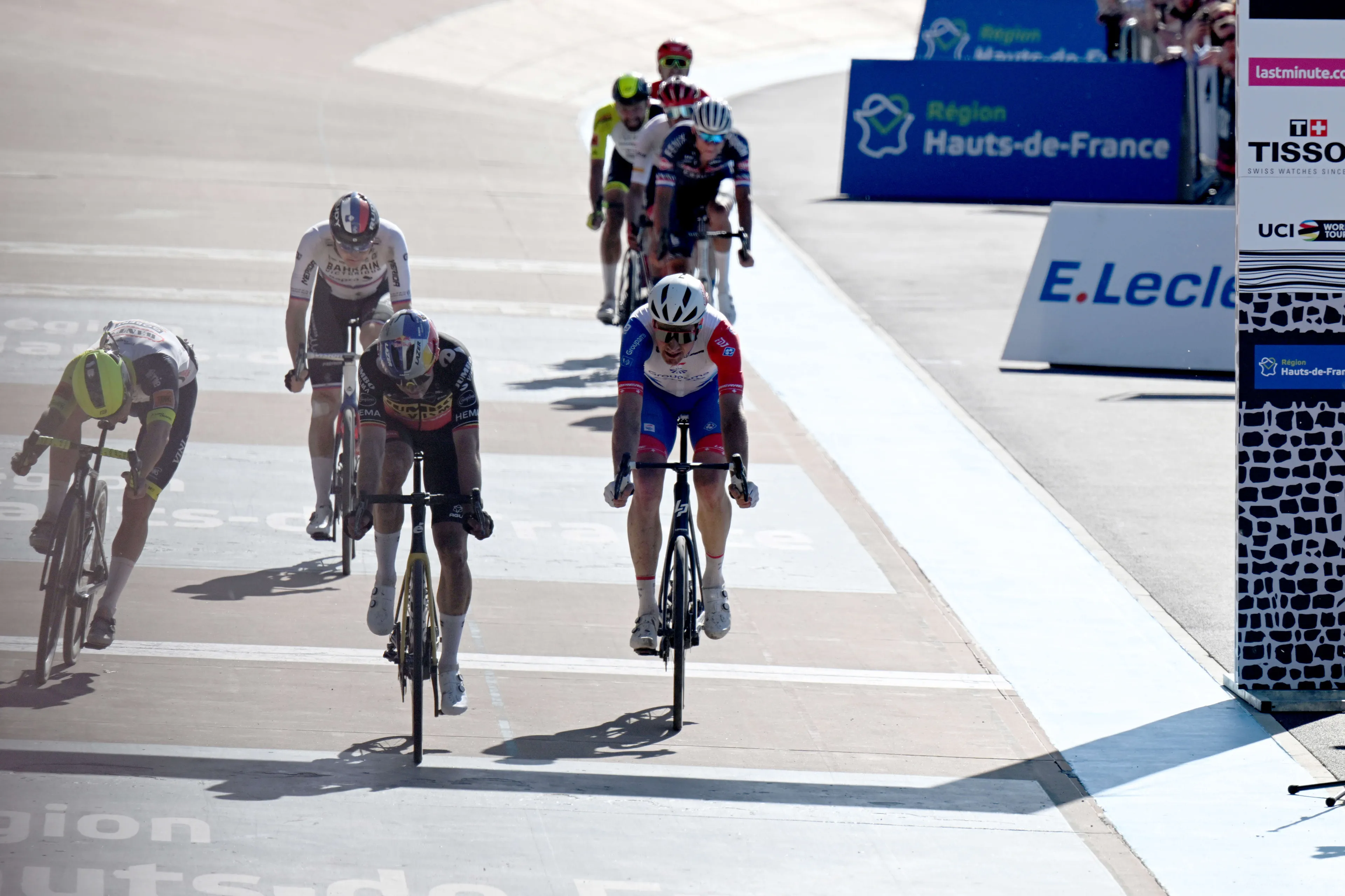 Van Aert Küng Devriendt Parijs Roubaix Sirotti