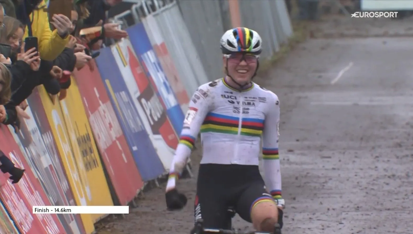 No more doubts: Van Empel establishes dominance with successful comeback in cyclo-cross Gavere
