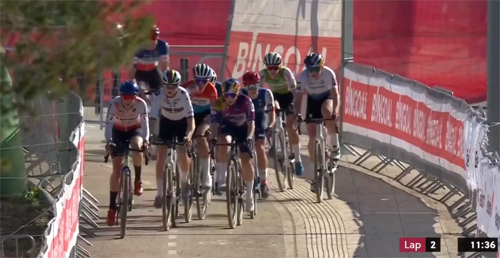 Na een ware filecross pakt Van Empel haar derde winst op rij in Wereldbeker van Benidorm