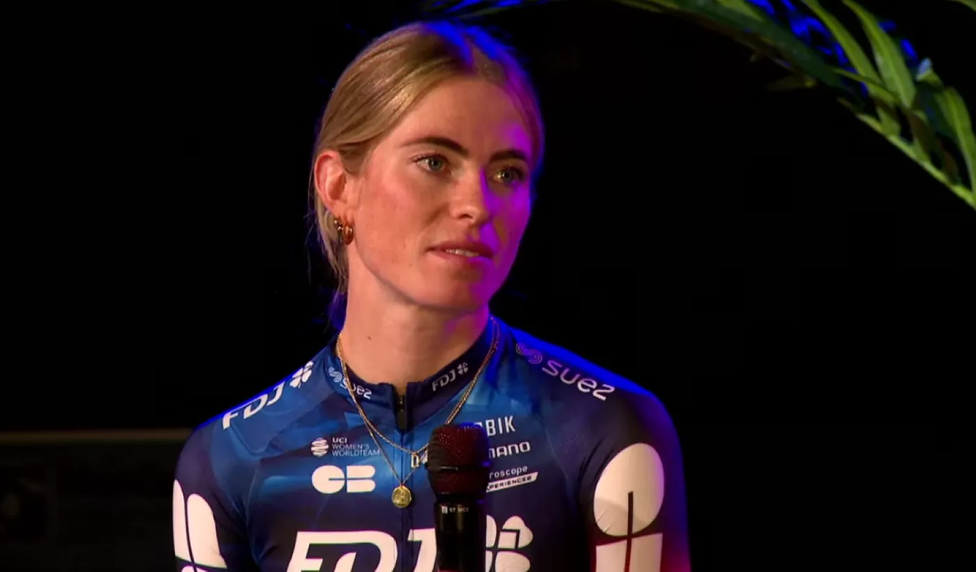 Demi Vollering ziet grote concurrent nu al uit Tour stappen en 'grote inspiratie' de eerste etappe winnen