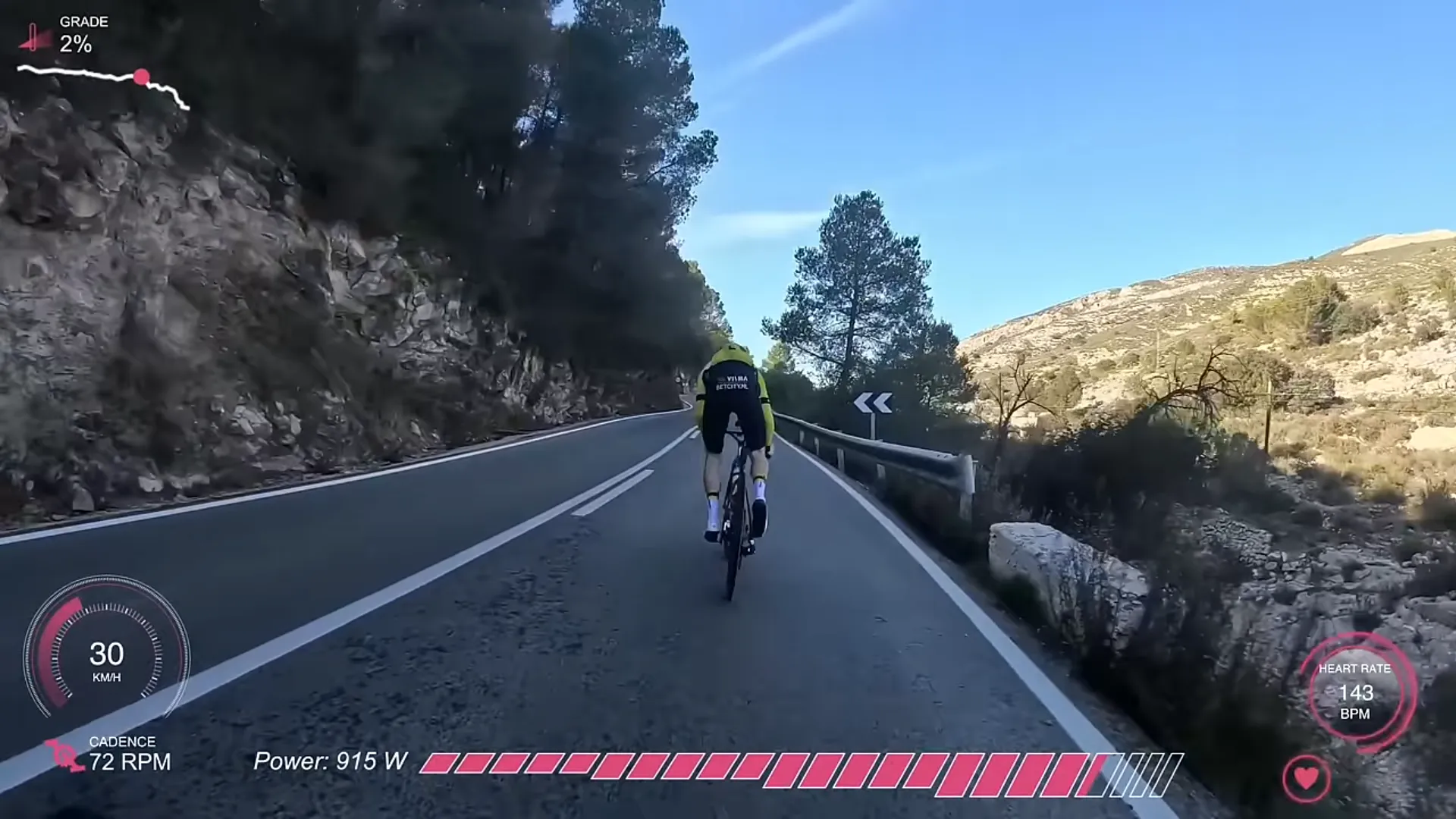 🎥 Just like with Pogacar, an amateur cyclist clings to Vingegaard's wheel: "Why don't you shave your legs in winter?"