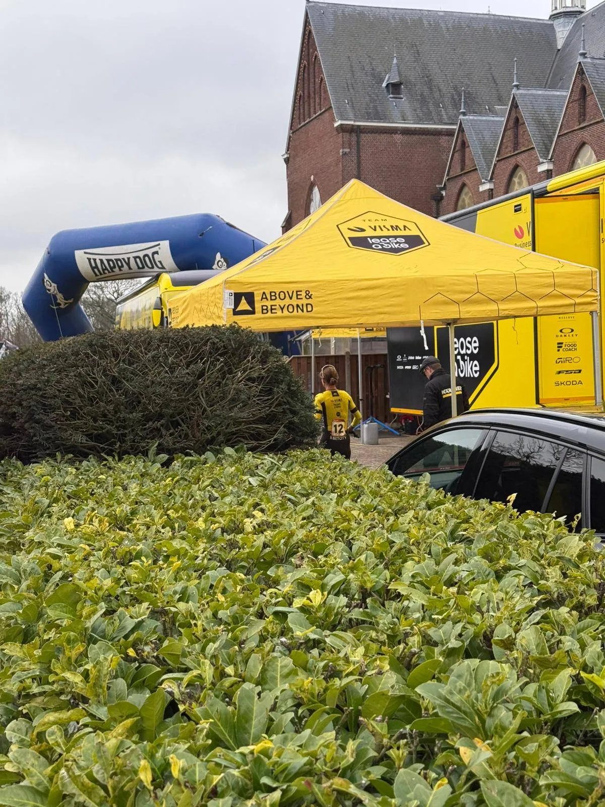 📸 Zorgen voor Vos in aanloop naar WK? Visma | LaB-renster stapt na één ronde af met kuitklachten