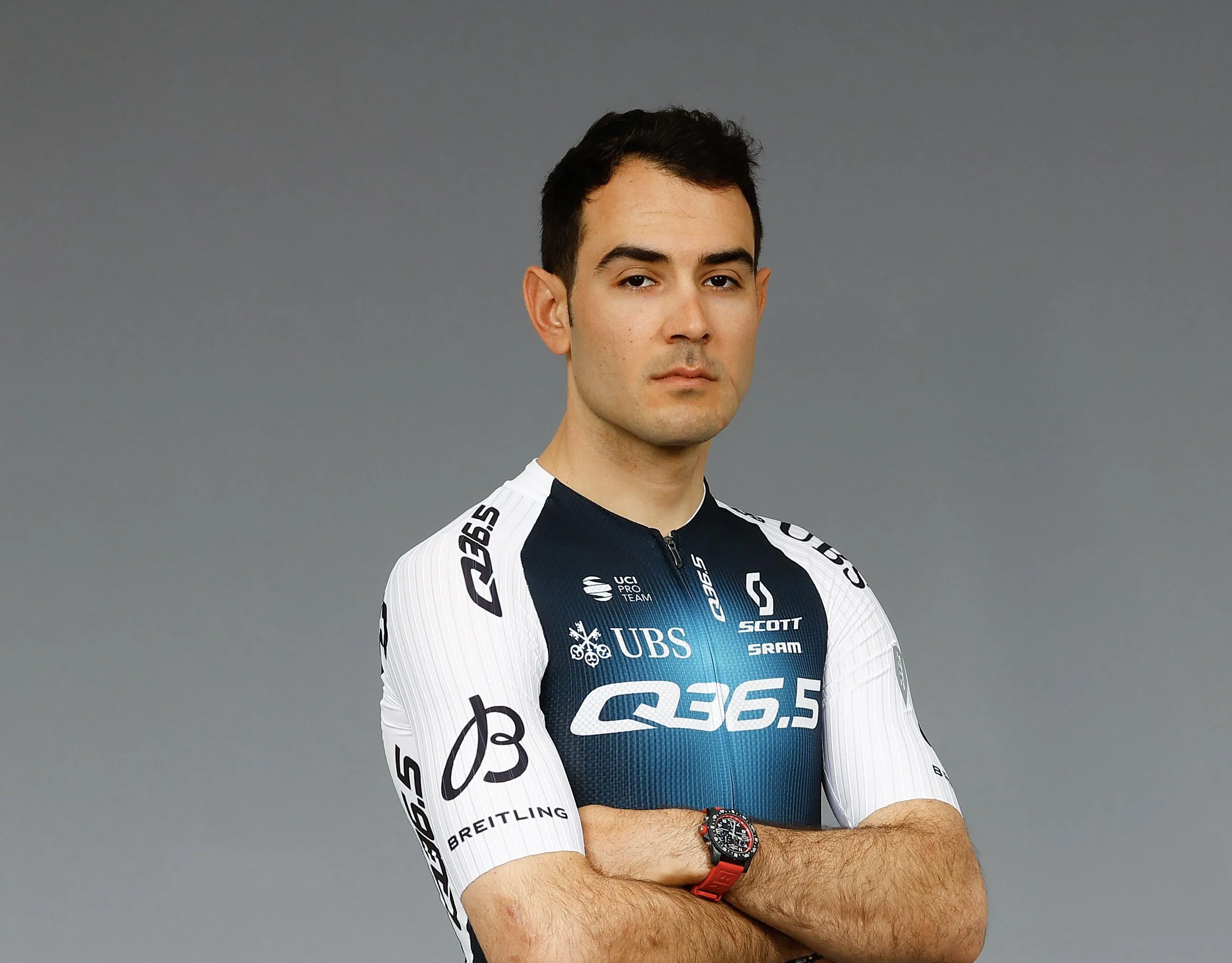 Waaierchaos en Q36.5-vreugde in slotrit AlUla Tour: Moschetti verrassende ritwinnaar, Pidcock pakt eindzege