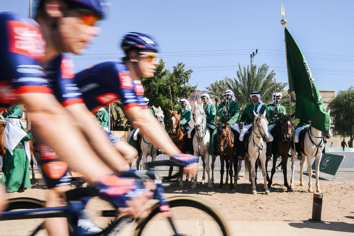 Wielertransfers 2025/2026 | Fransman en Italiaan krijgen kans in WorldTour bij Picnic PostNL