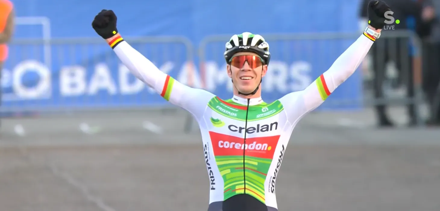 Zandspecialist Sweeck maakt naam waar en wint de Duinencross Koksijde, maar Del Grosso maakt het hem bijzonder lastig