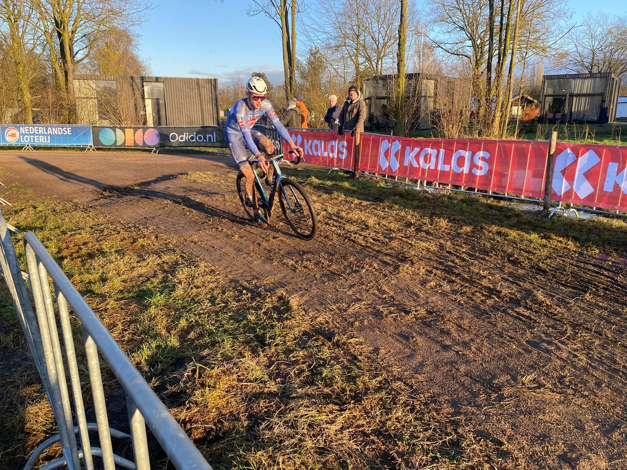 Tibor Del Grosso klopt Pim Ronhaar in zenuwslopende ontknoping van het NK, Nieuwenhuis derde