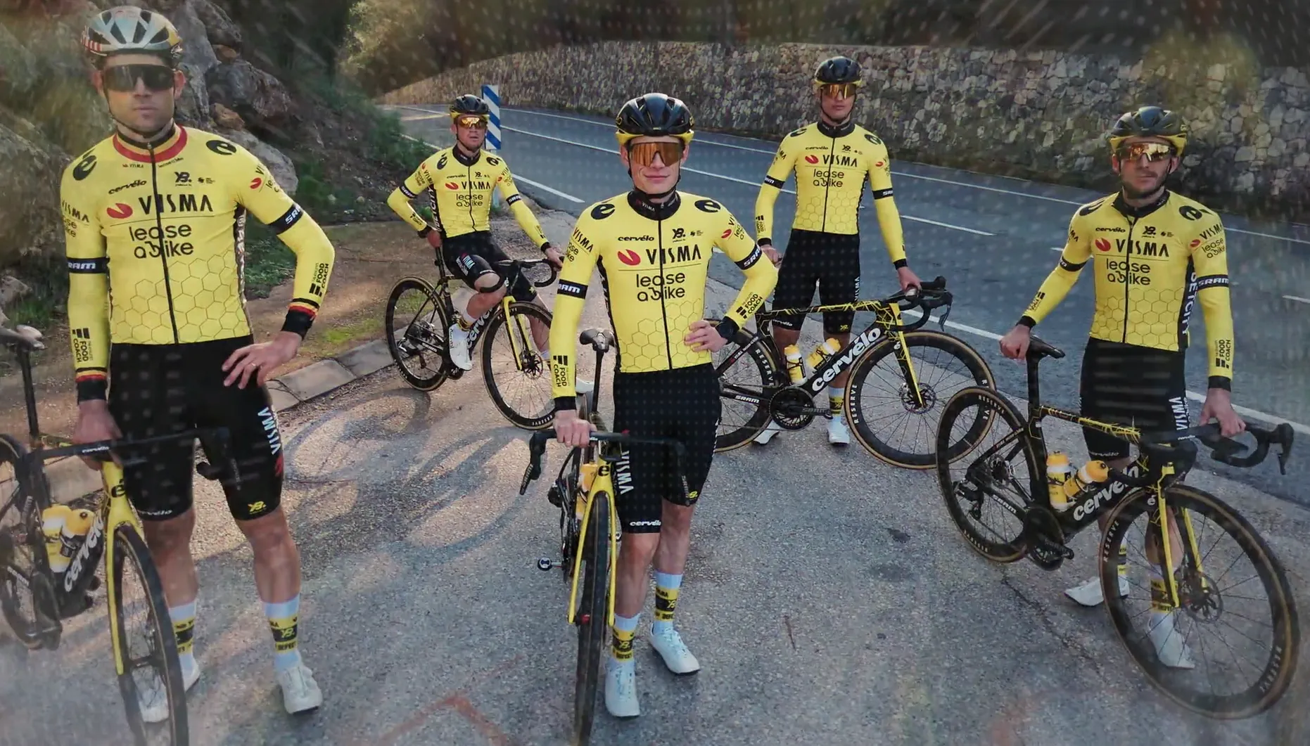 Wielertenues 2025: Visma | Lease a Bike legt uit waarom het helemaal niets verandert aan z'n tricot