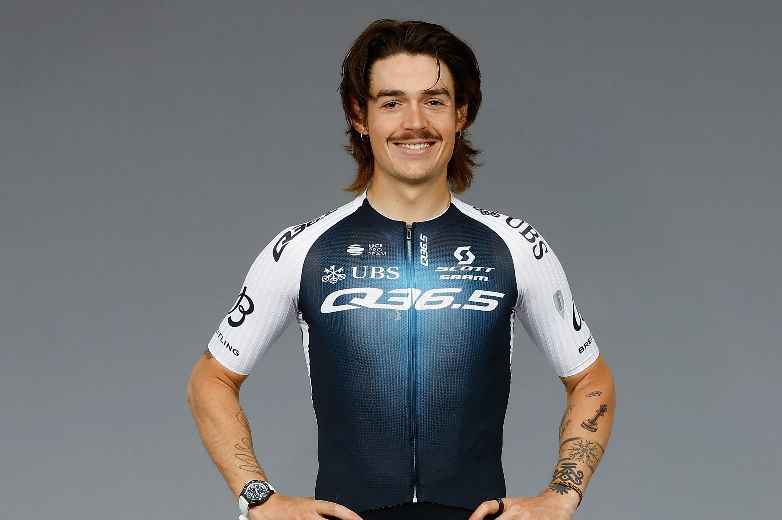 Deelnemers, rugnummers & uitvallers Vuelta a Espana 2025 | Pidcock verliest cruciale knecht vlak voor tijdrit