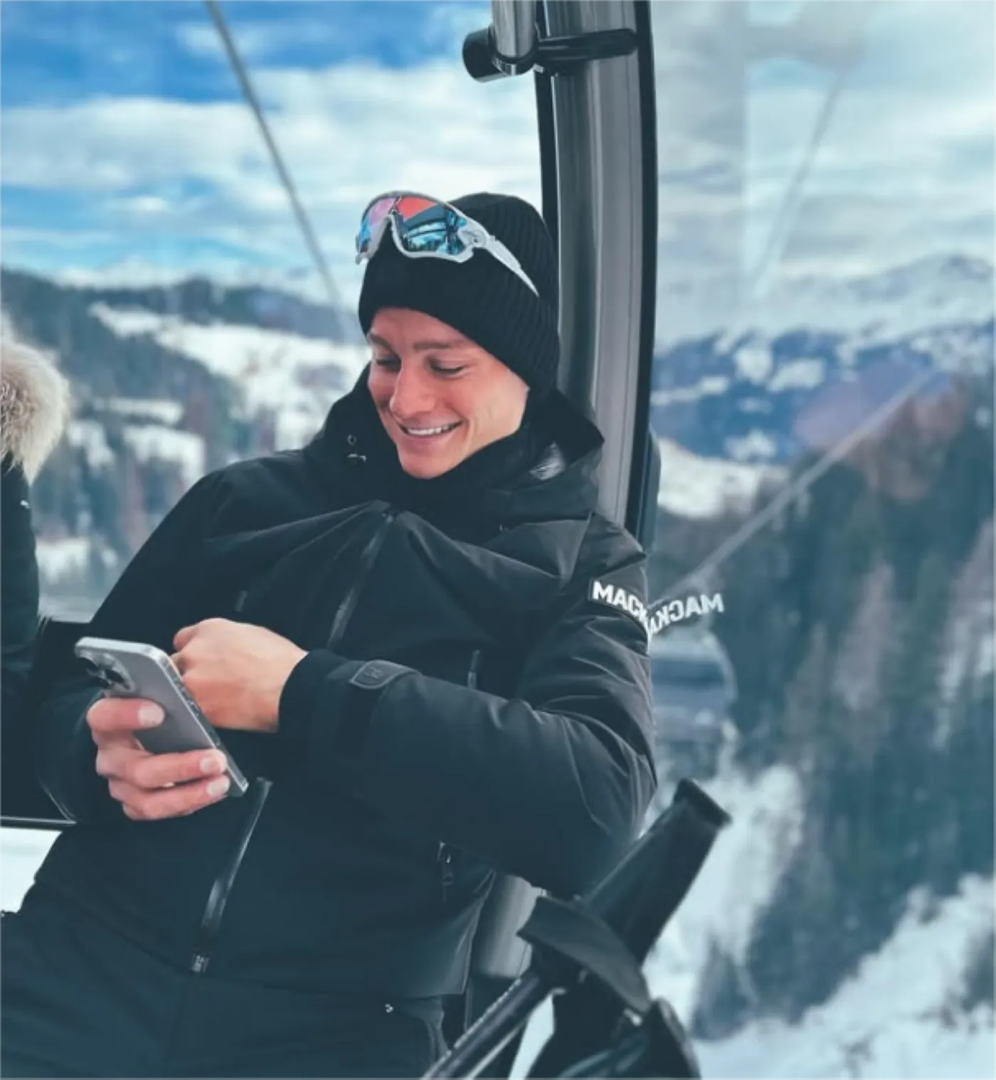 Van der Poel en Nys krijgen kritiek op keuze voor skivakantie: 'Als voorjaarscoureur is het toch niet aan te raden'