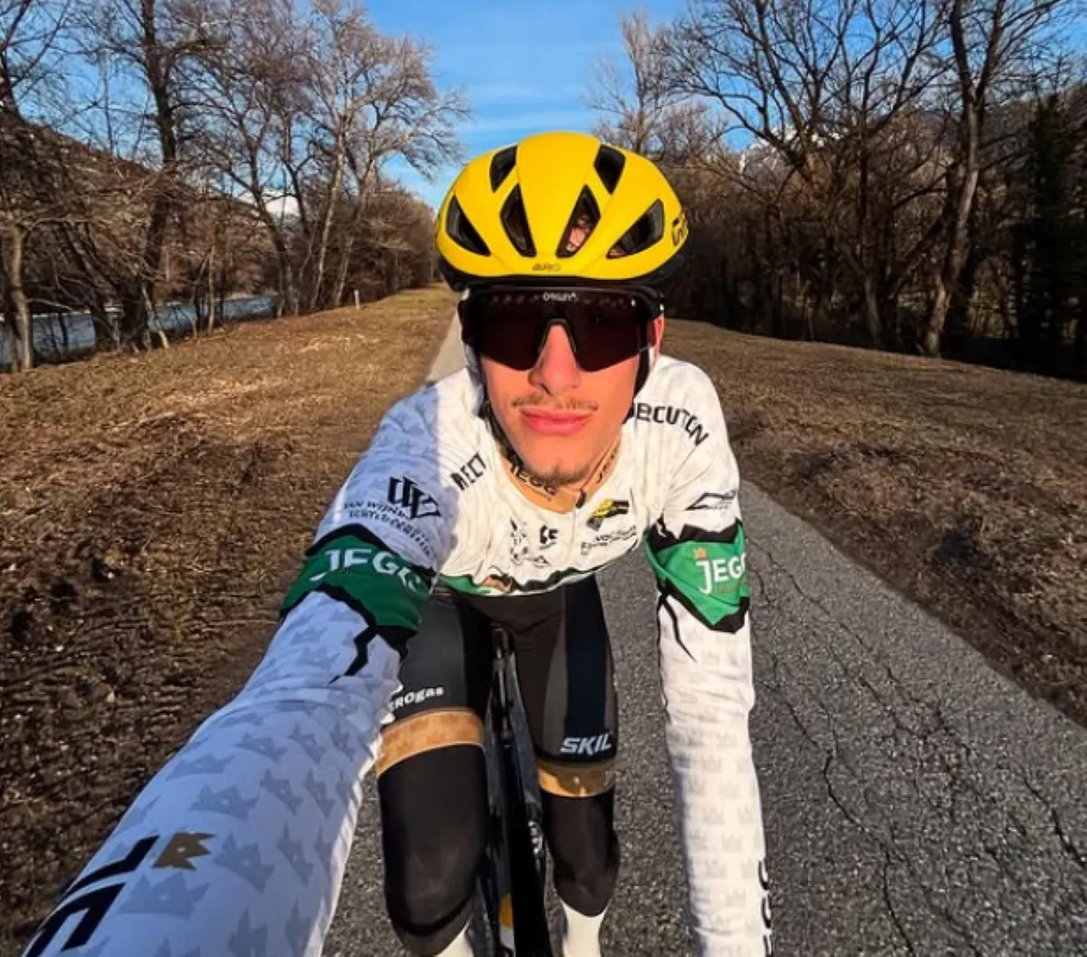 'Zag hem als 16-jarige met gewone fiets 46 rijden'; SQS-scout kijkt met pijn in het hart naar jonge Zwitser die Visma-traject ingaat