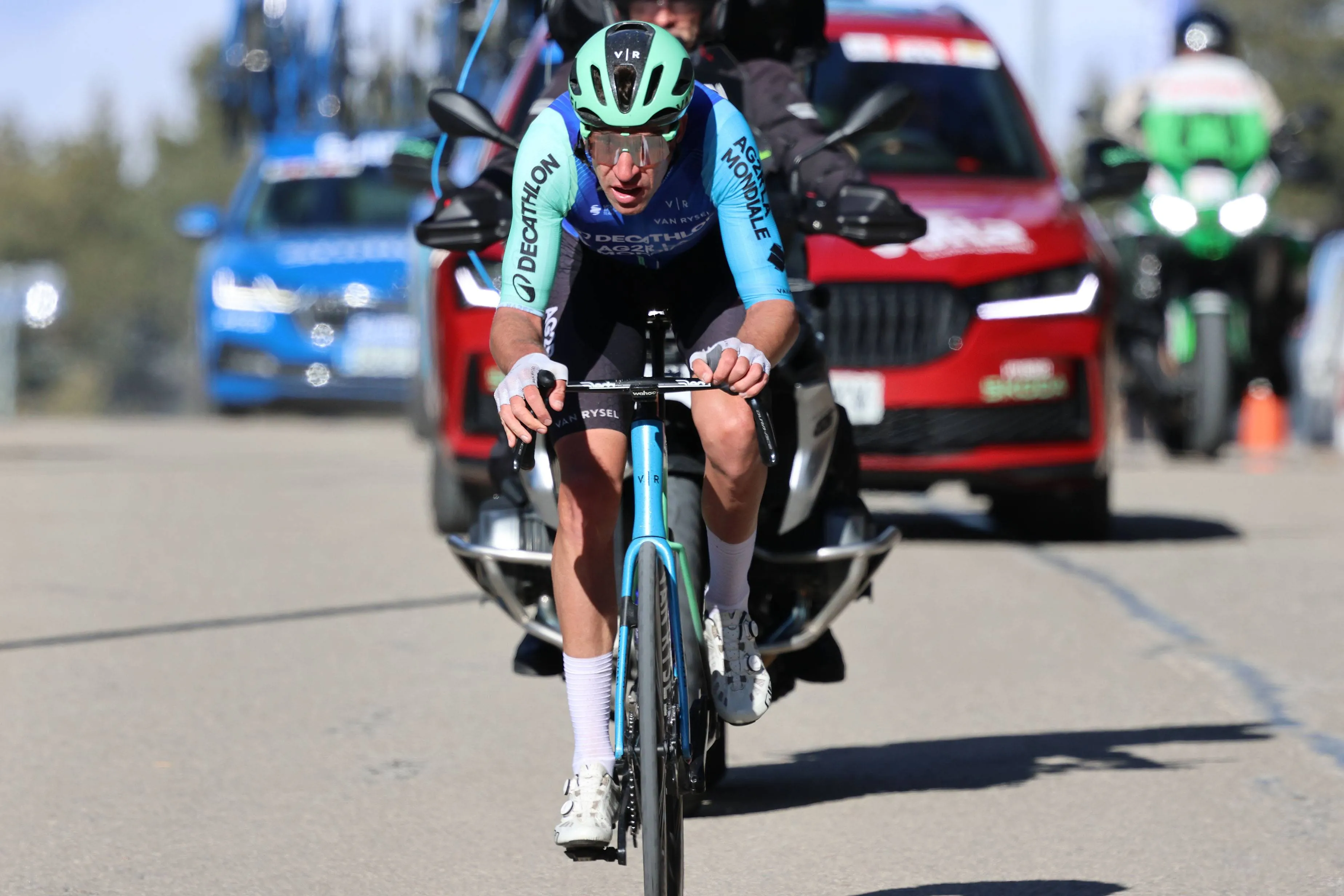 LIVE etappe 1 Tour de France 2025 | C'est parti! Tour de France onderweg, direct 5 koplopers