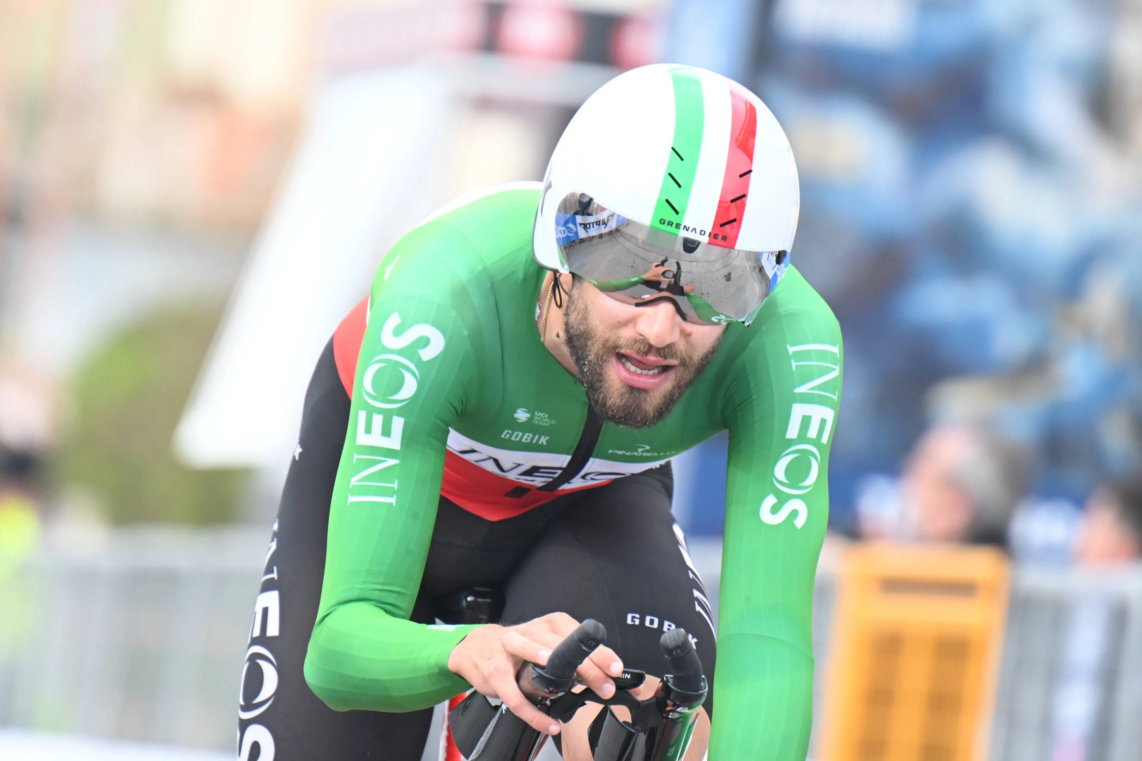 Filippo Ganna met z'n 85 kilo finishte dagelijks buiten de top 100, dus uitleg gevraagd na tijdritoverwinning