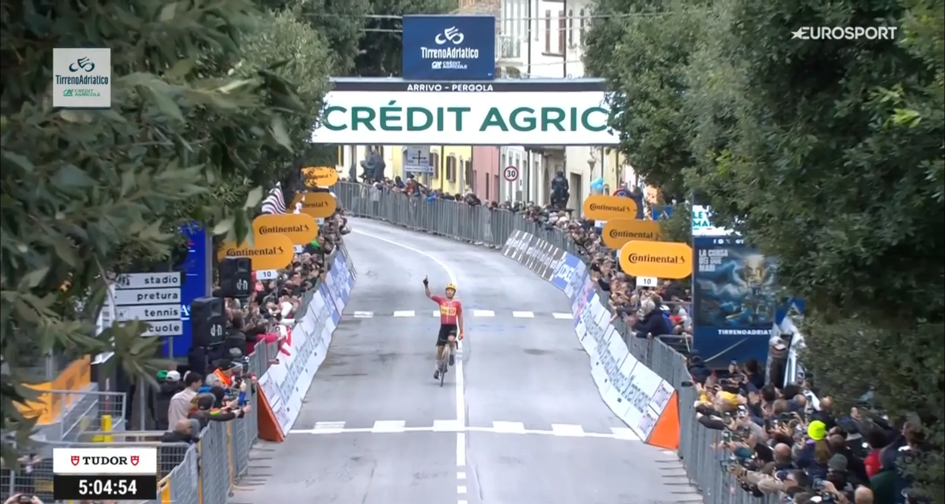 Tappa dei Muri baart een muis: Vroege vluchter Dversnes blijft favorieten voor, Van der Poel moet genoegen nemen met plek twee