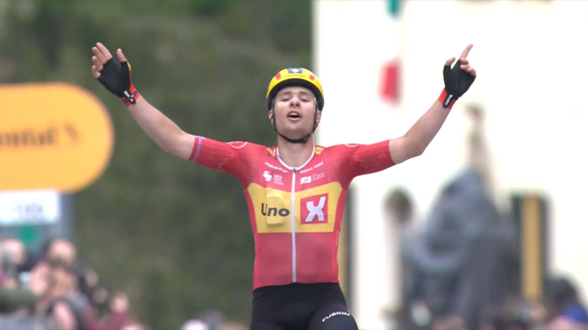Nieuwe wonder-Noor opgestaan bij Uno-X? Dversnes houdt Van der Poel en Pidcock af: 'Geef nooit op!'