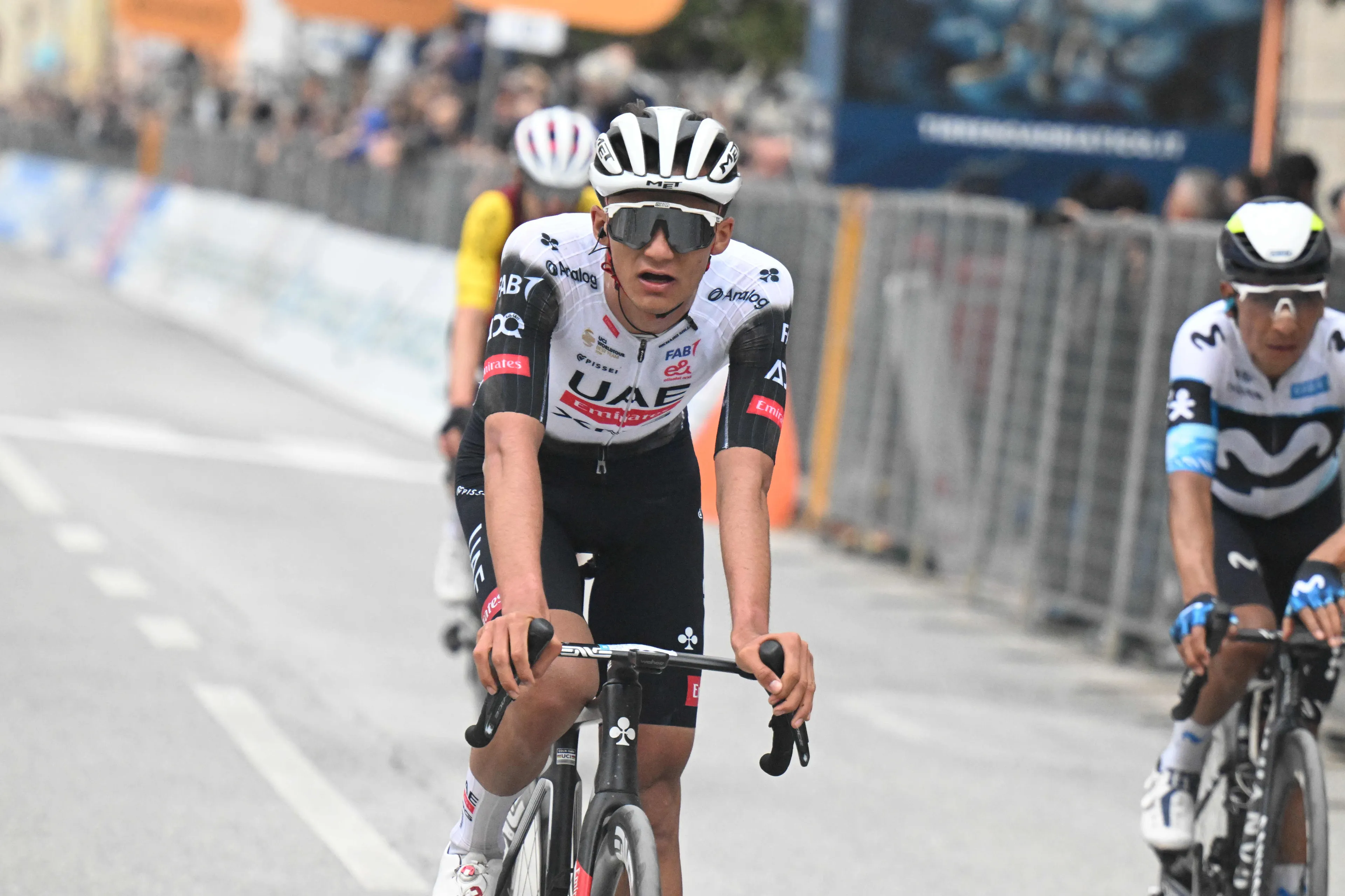Pogacar's final link in Milan-Sanremo responds to missing lead-out role: "To keep fighting..."