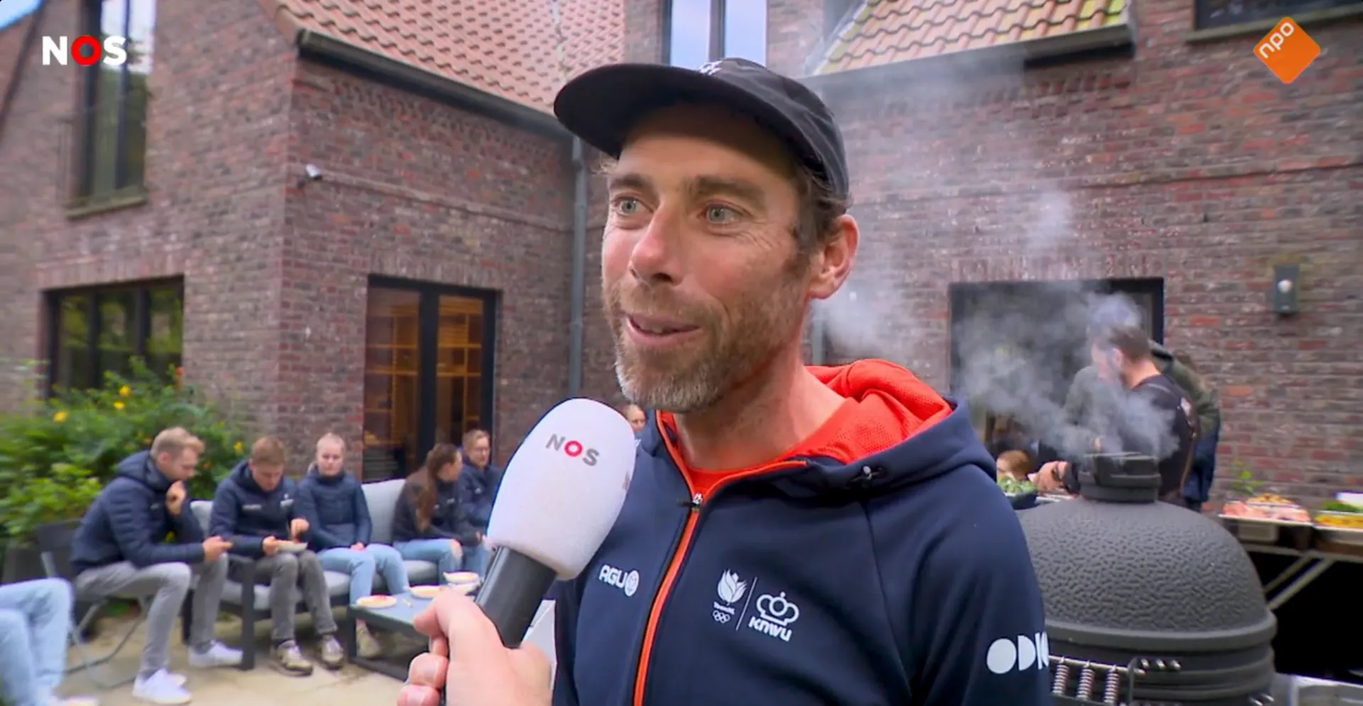 Wellens en Wiebes winnen Nederlandse gravelrace waar Ten Dam bijzondere middag kende: 'Hele dikke kont zo voor me'