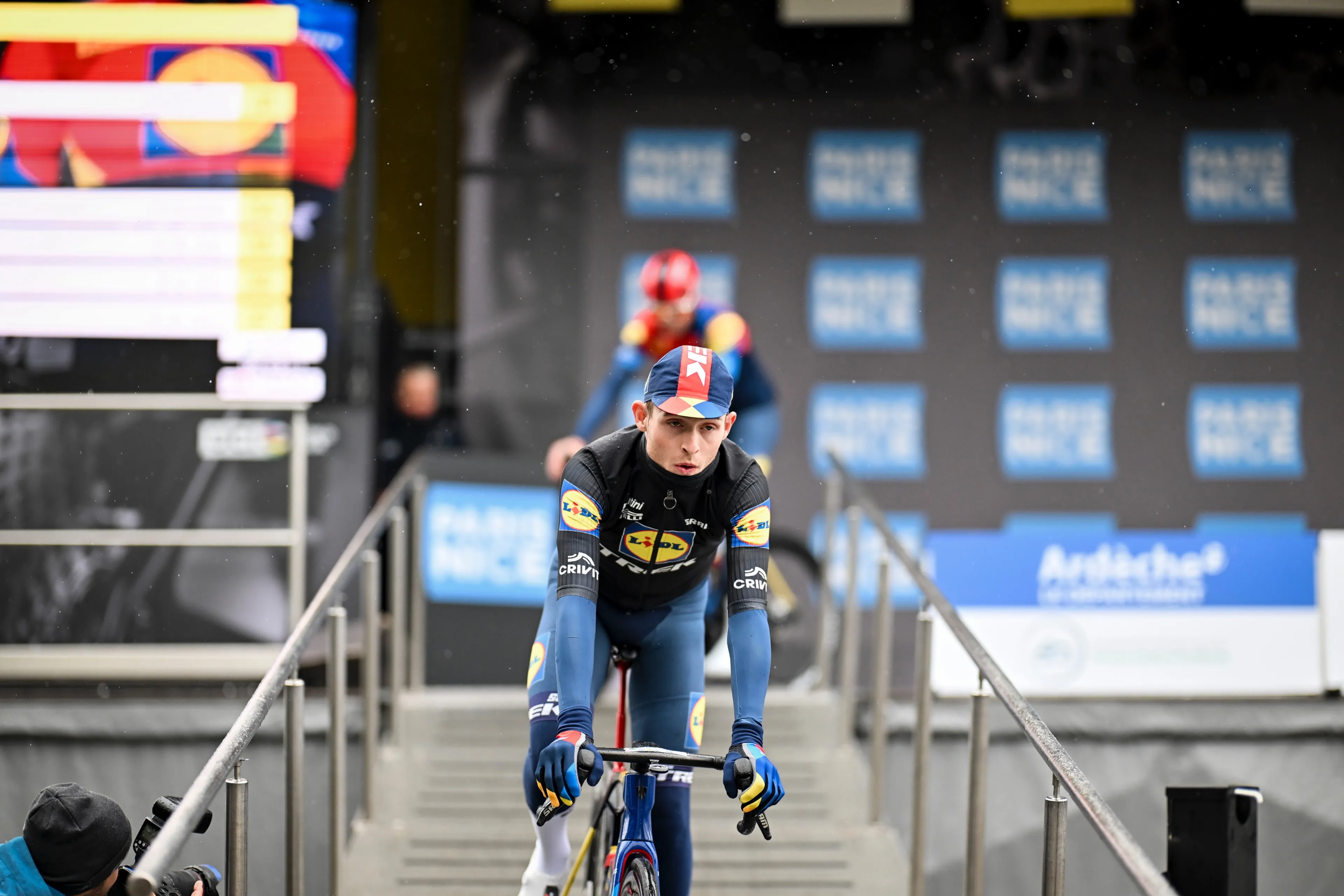 Deelnemers Parijs-Nice 2025 | Skjelmose valt hard uit, sprinters voor de kou naar huis