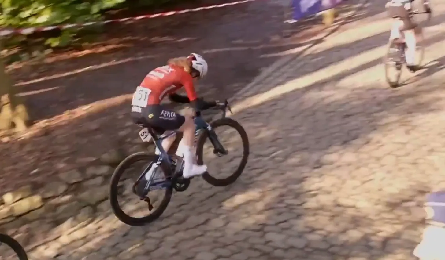 Omloop-impasse doet vrouwenpeloton verbazen: 'Toen wist ik wel: dit lijkt op Tokio'