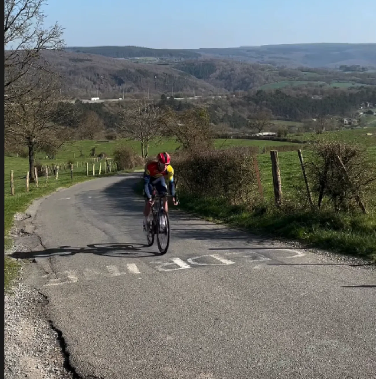 🎥 Thibau Nys geeft inkijkje in voorbereiding op klassiekers: na hoogtekamer in Spanje La Redoute op