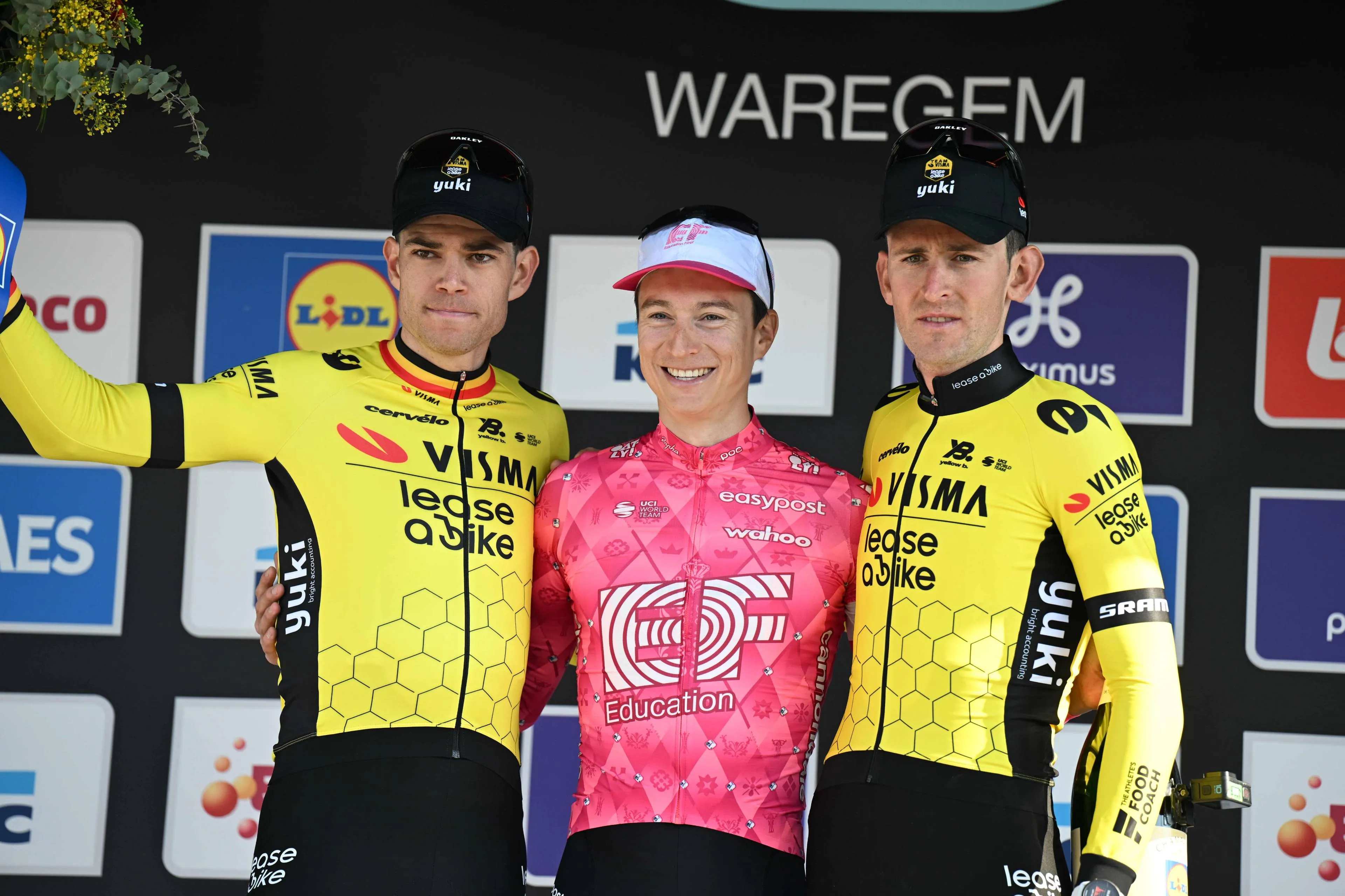 EF-ploegleider na zege Powless tegen Van Aert: 'Bij Visma kennen ze Neilson nochtans goed, ze weten al zijn data'