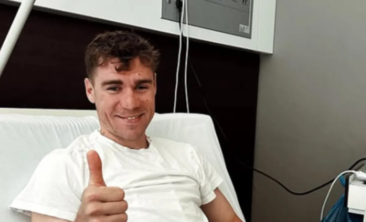 Jakobsen kan Tour vergeten na heftige operatie: 'Ze hebben mijn buikspieren van boven naar beneden doorgesneden'