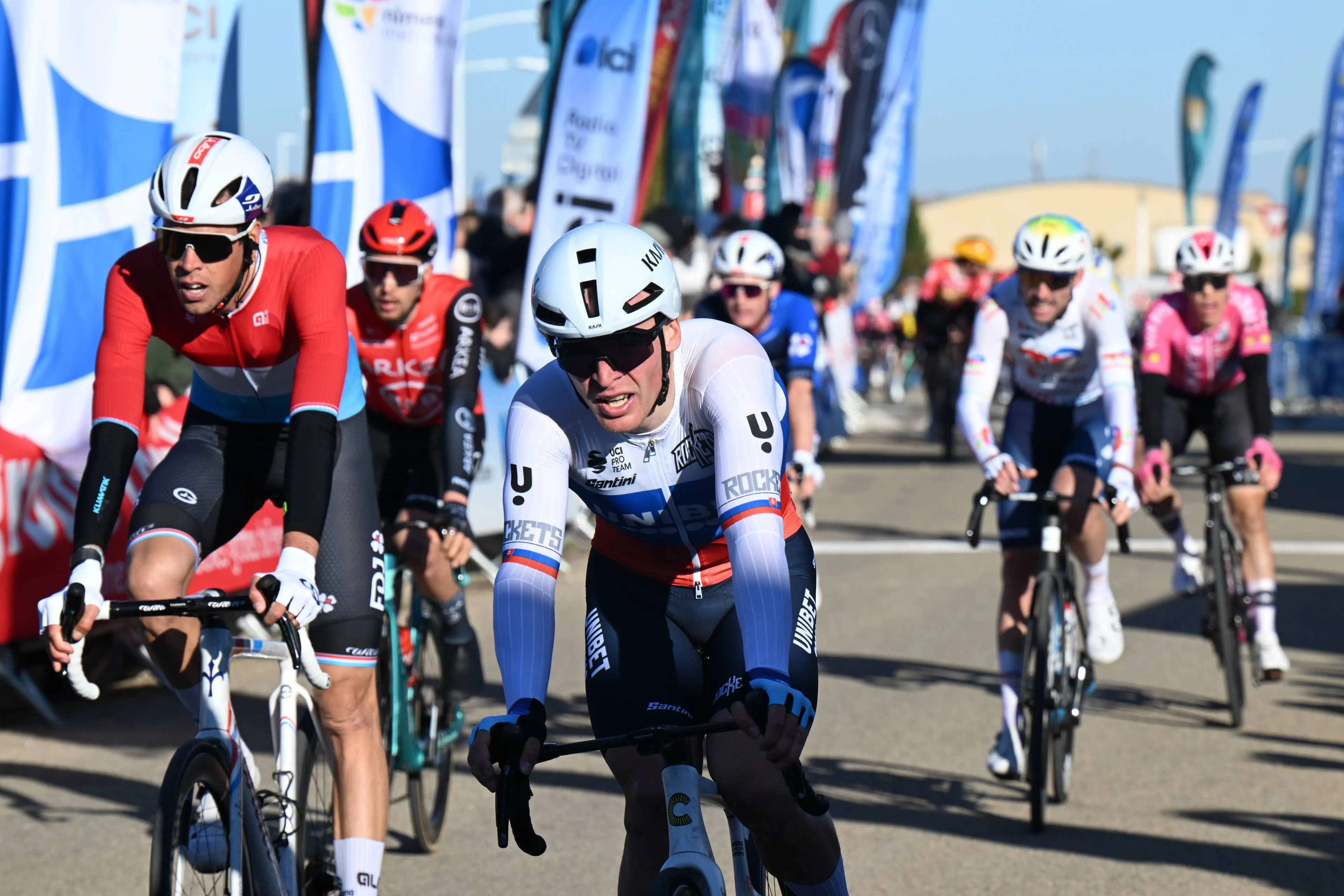 Drie jaar na de lijdensweg van Bas Tietema start Unibet Tietema Rockets in Parijs-Roubaix: 'Als we wachten, zijn we dood'