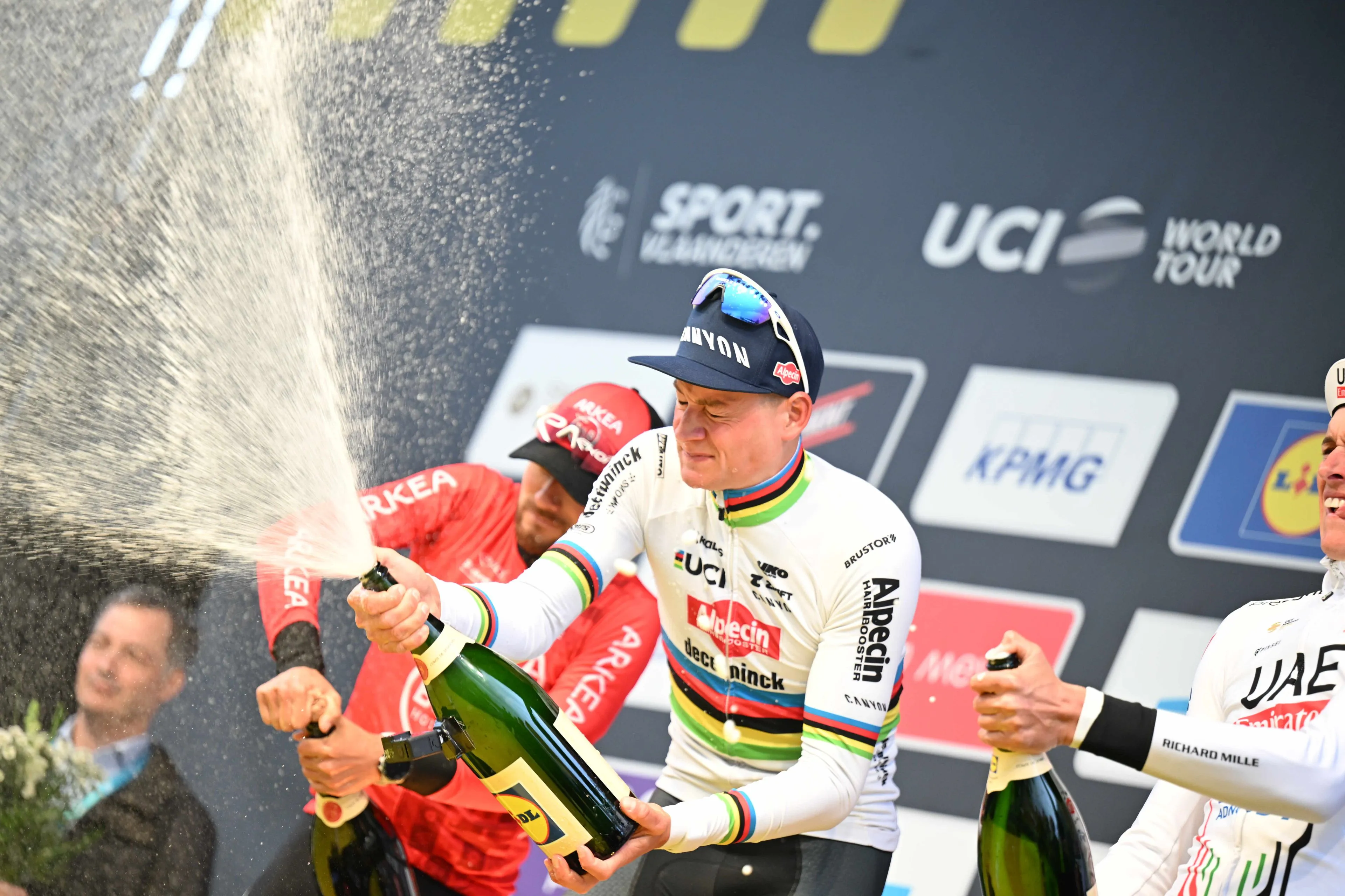 LIVE Tour of Flanders 2025 | The countdown to the start of Flanders' Finest has begun!