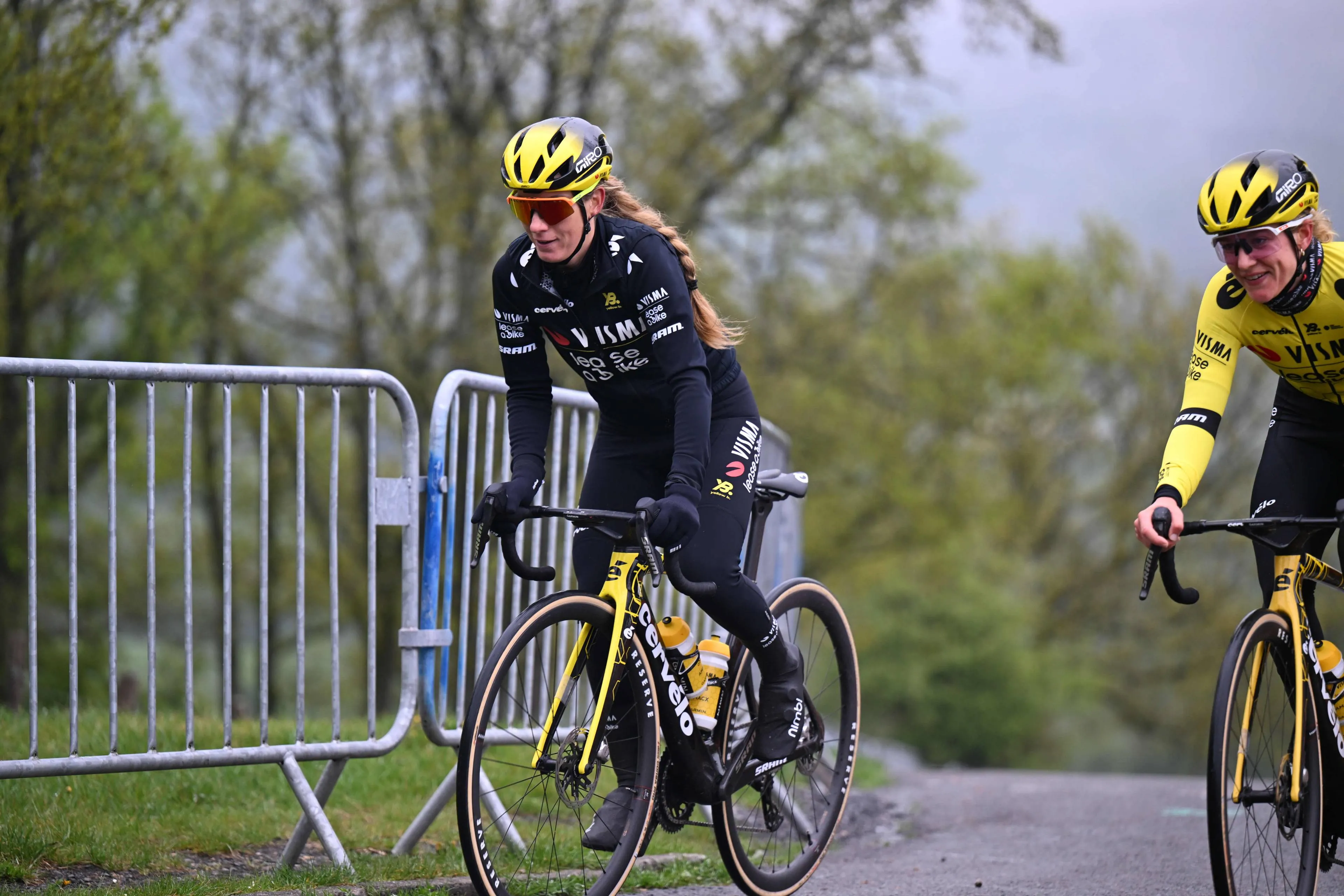 Ferrand-Prévot en Vos komen Van der Breggen tegen in Vuelta: 'Niemand had verwacht dat ze nu al op dit niveau zou staan'