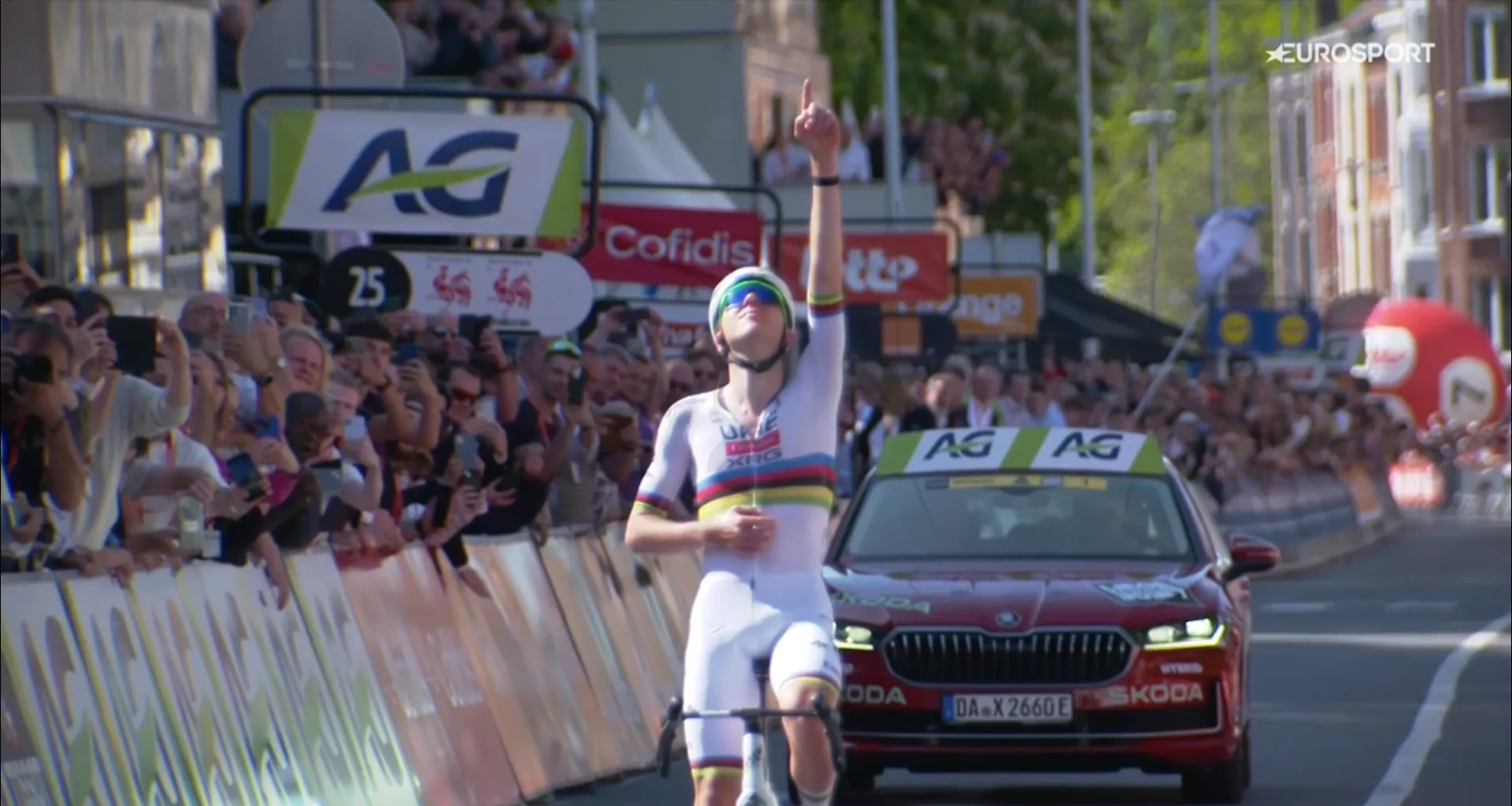 Pogacar sensed something was wrong with Evenepoel and Soudal Quick-Step before La Redoute: "Suddenly, they all disappeared"