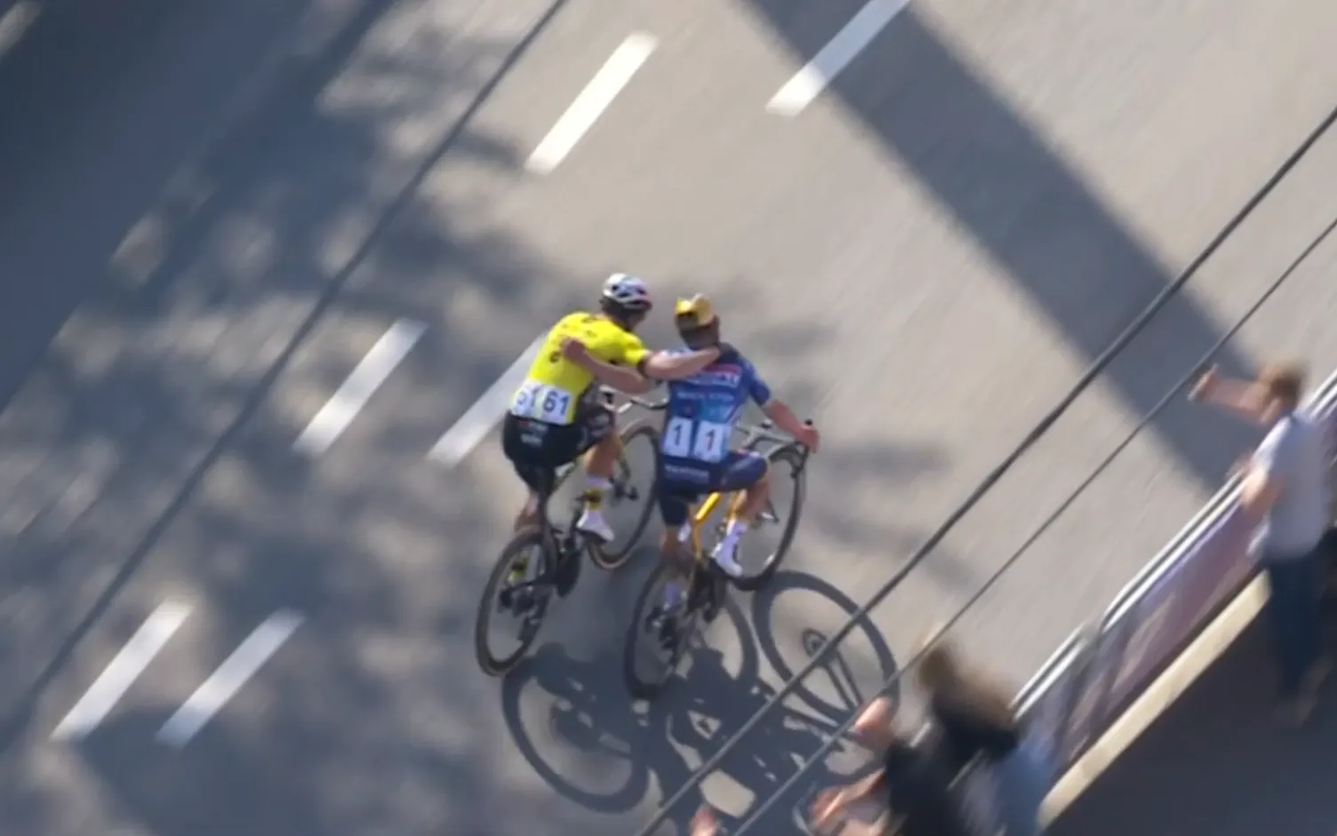 "Remco slowly got the better of me," van Aert analyzed, while reflecting on the sprint situation.
