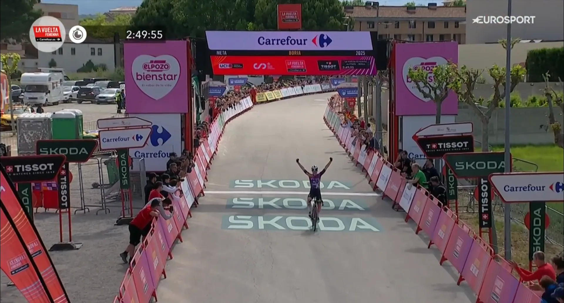 Van der Breggen does it again as SD Worx leader wins stage 4 at La Vuelta Femenina with a sensational solo