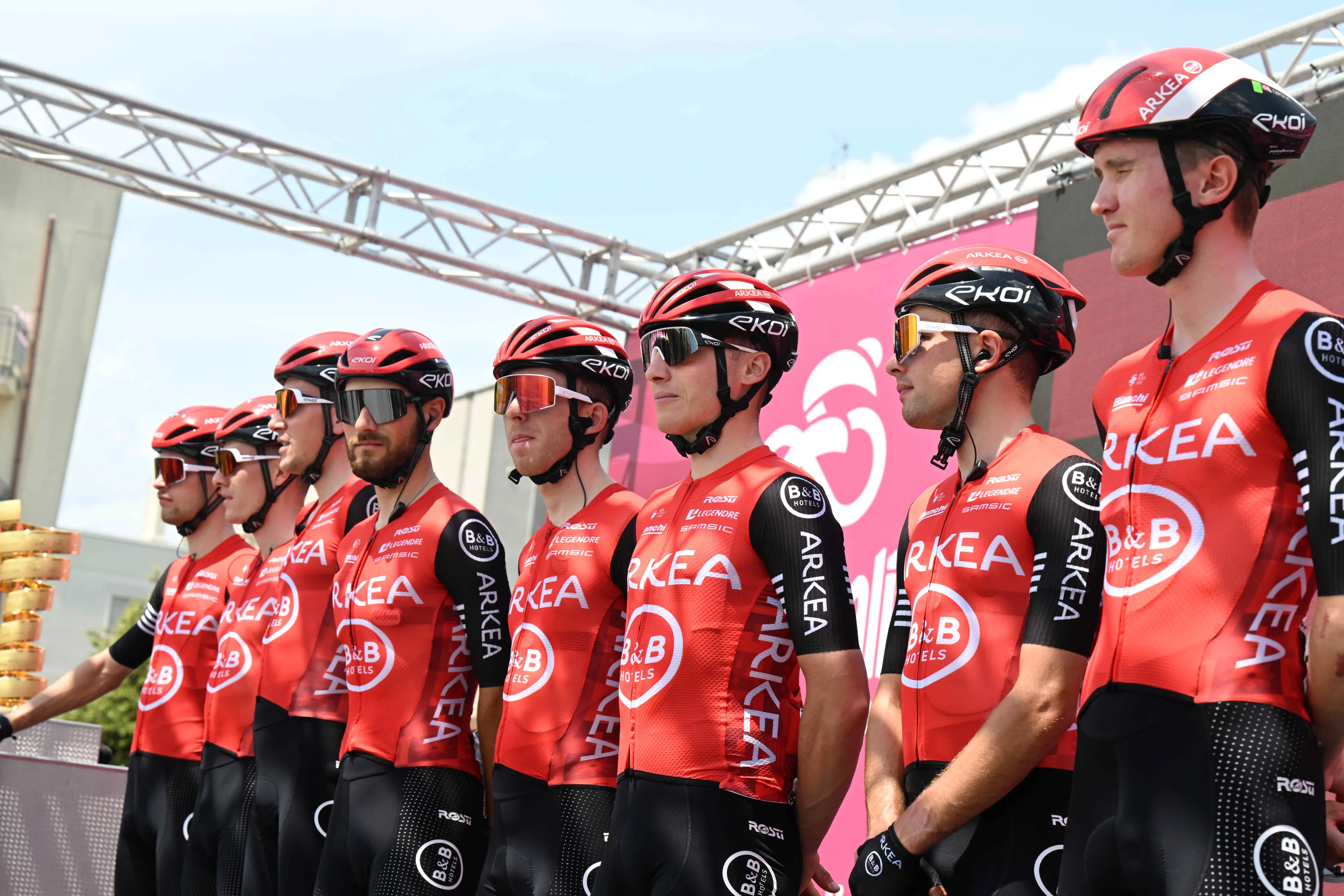 Arkéa-B&B Hotels kijkt in Vuelta met schuin oog naar klassement, al richt het zich met achttal vrijbuiters op dagsucces