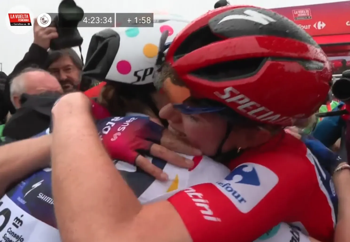 Uitslagen Vuelta a Espana - vrouwen 2025 | Vollering, Vos en Van der Breggen juichen alle drie in Spanje